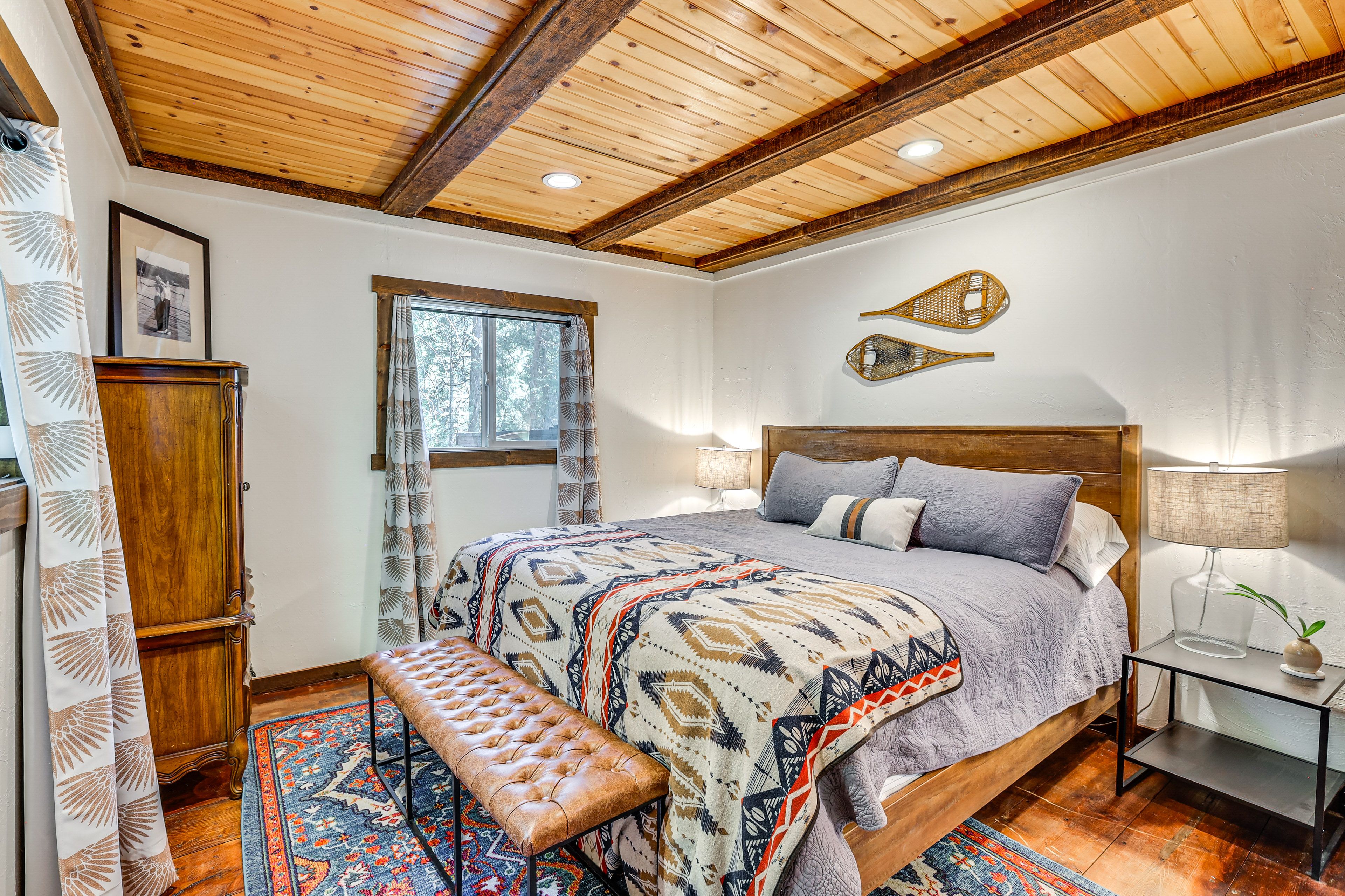 Bedroom 2 | King Bed | 2nd Floor