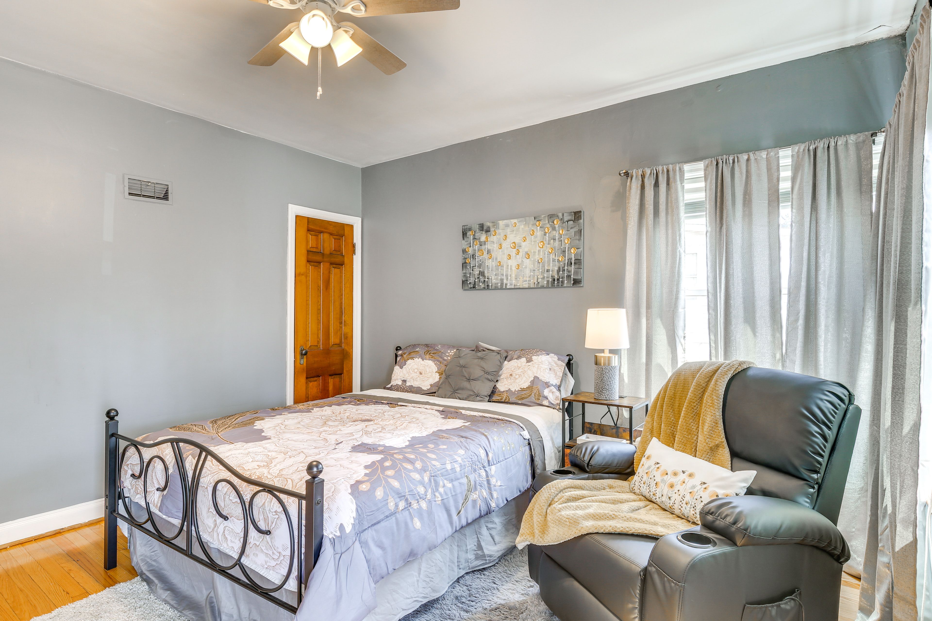 Bedroom | Queen Bed | Smart TV | Sunroom Access