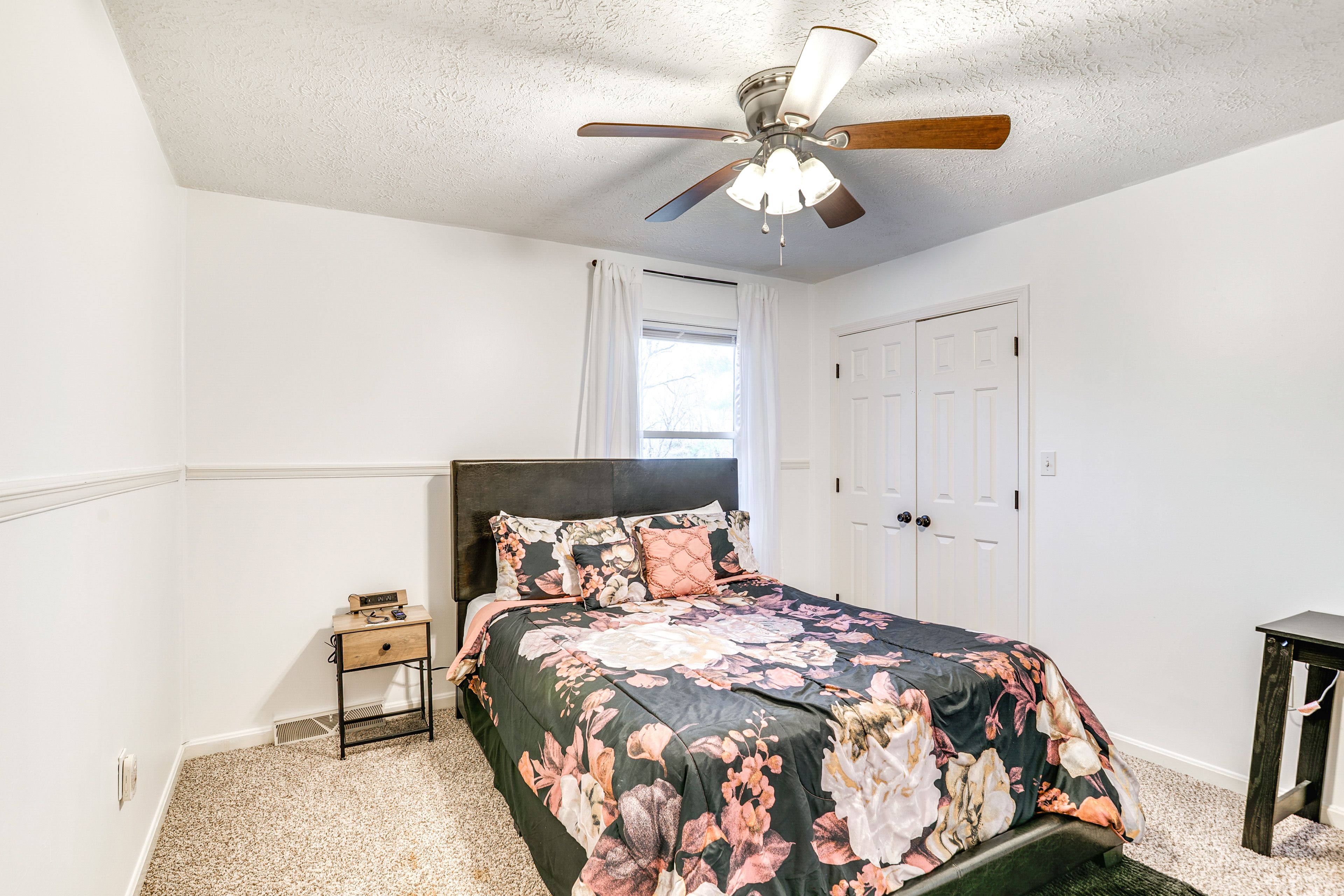 Bedroom 2 | Queen Bed | Lower Floor