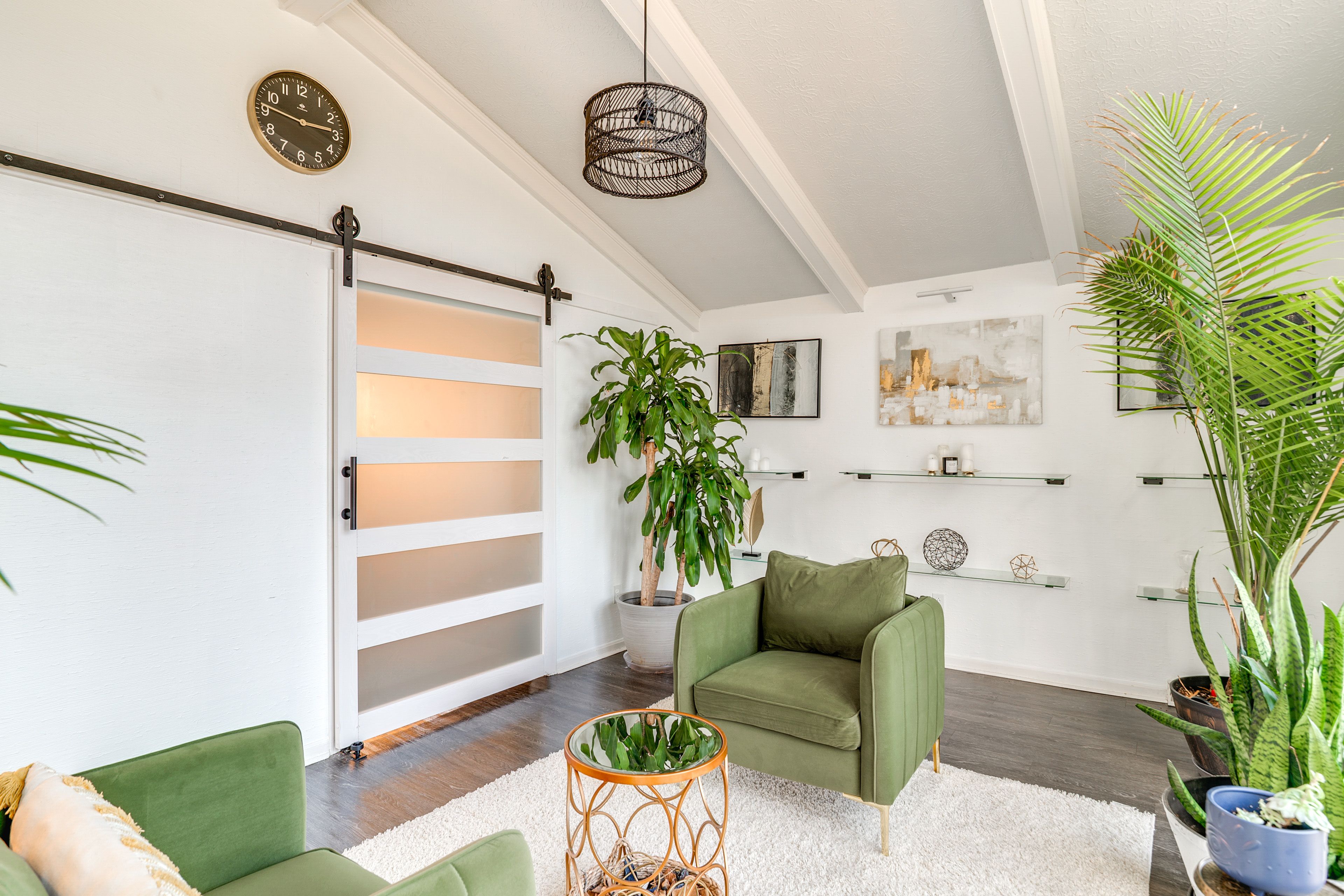 Sunroom | Main Floor