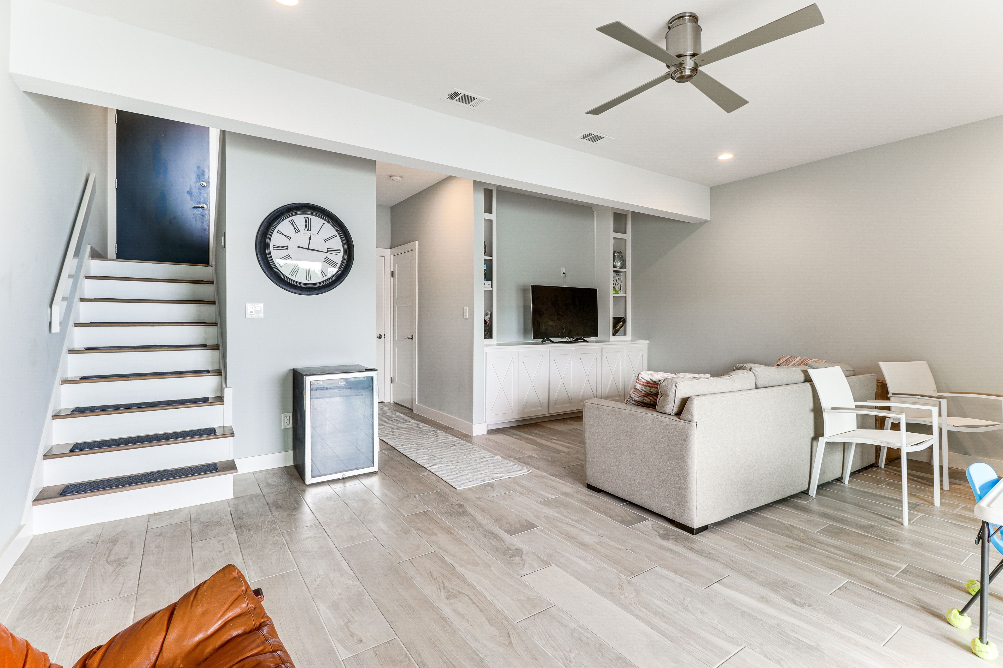 Family Room | Queen Sleeper Sofa | Smart TV | 1st Floor
