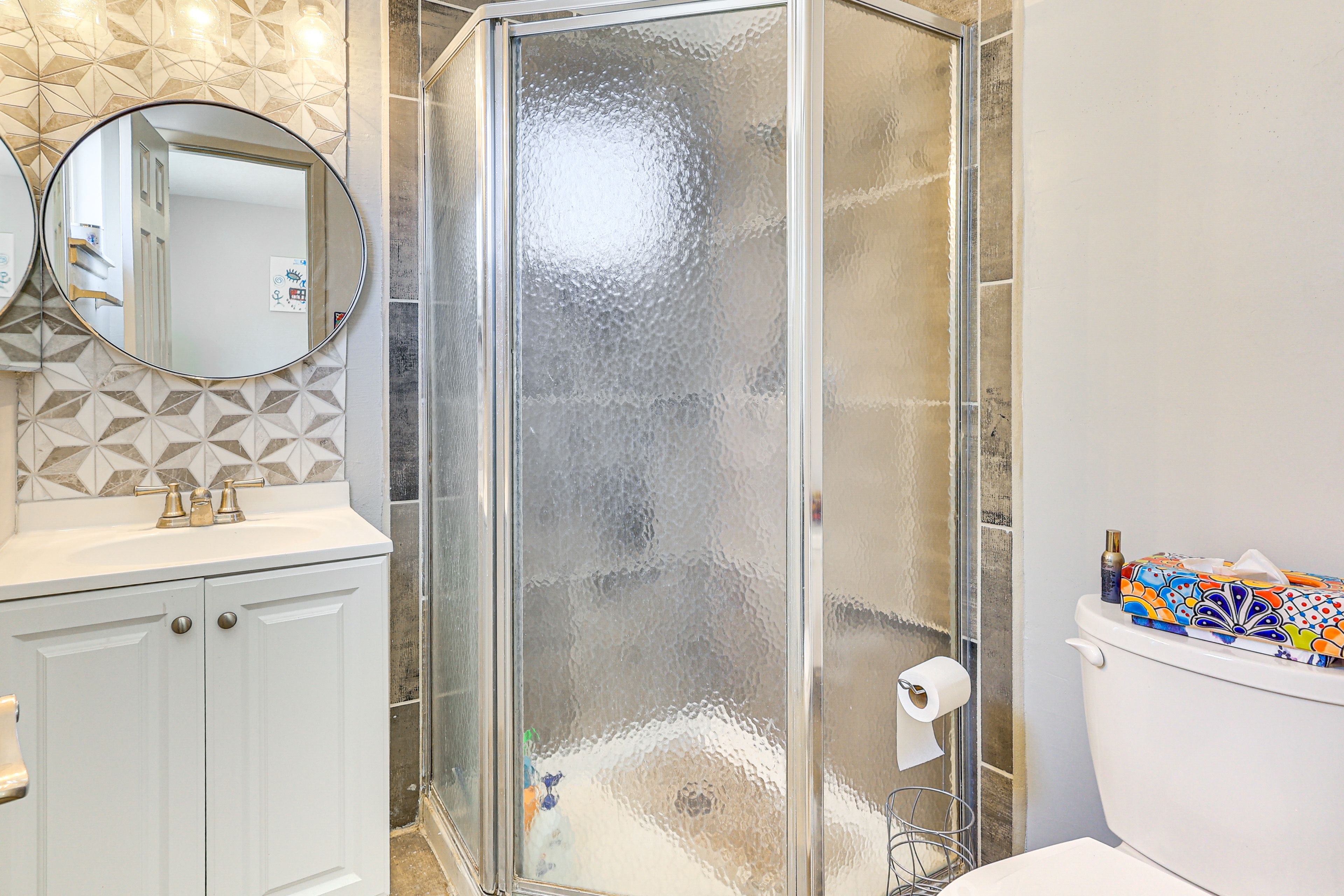 En-Suite Bathroom | Towels Provided