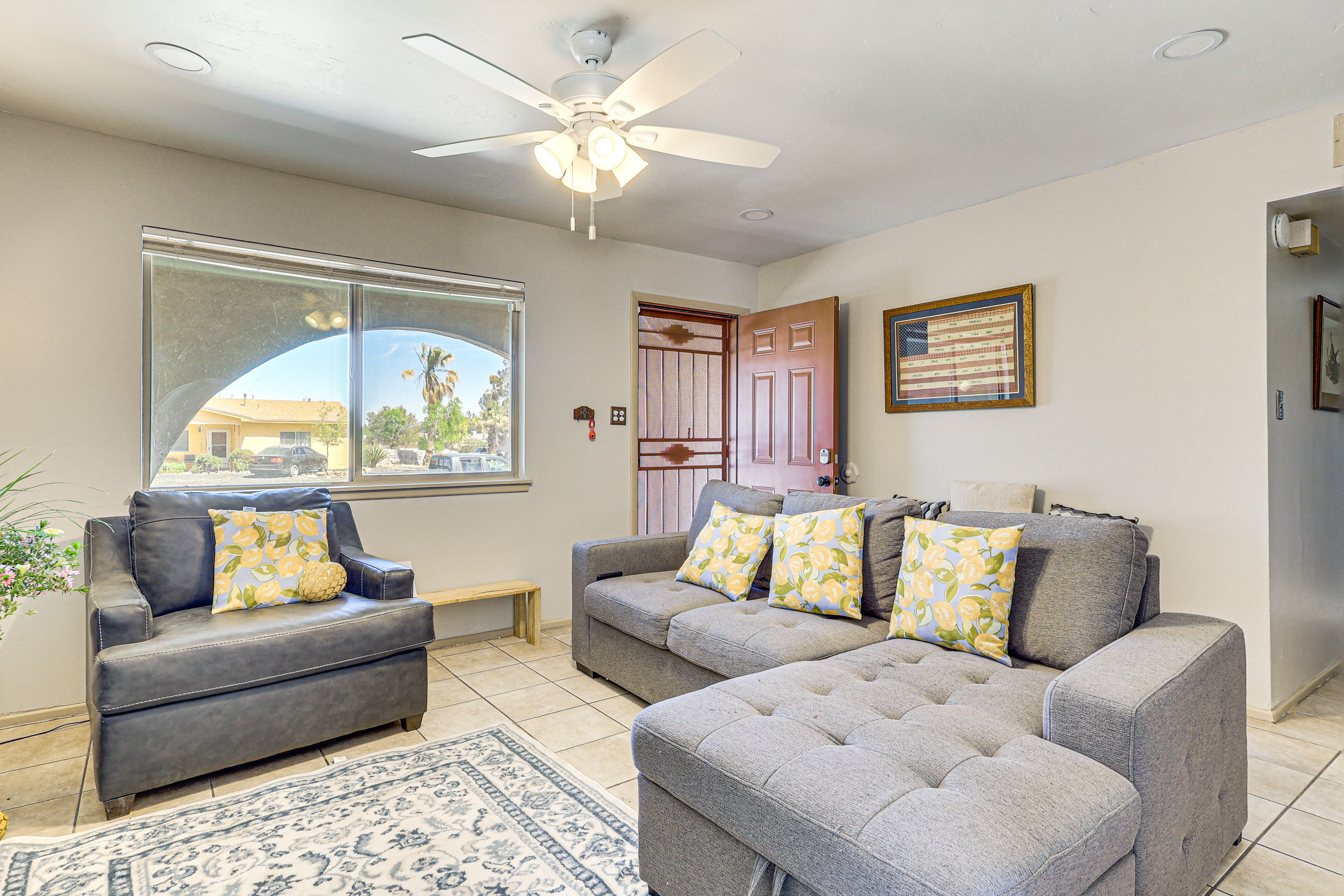 Living Room | Central A/C & Heating | Free WiFi