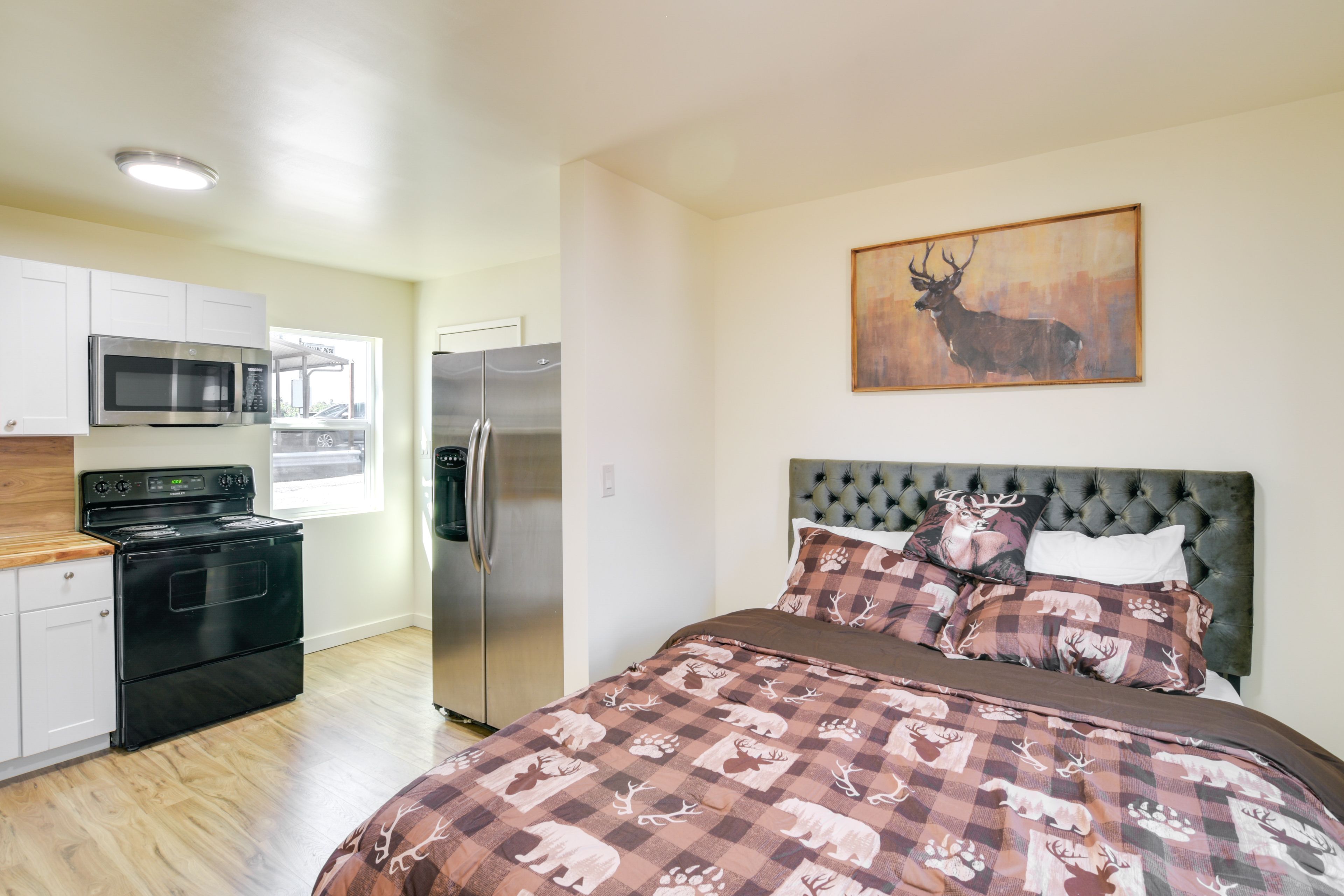 Studio | Queen Bed | Central A/C & Heat | Free WiFi