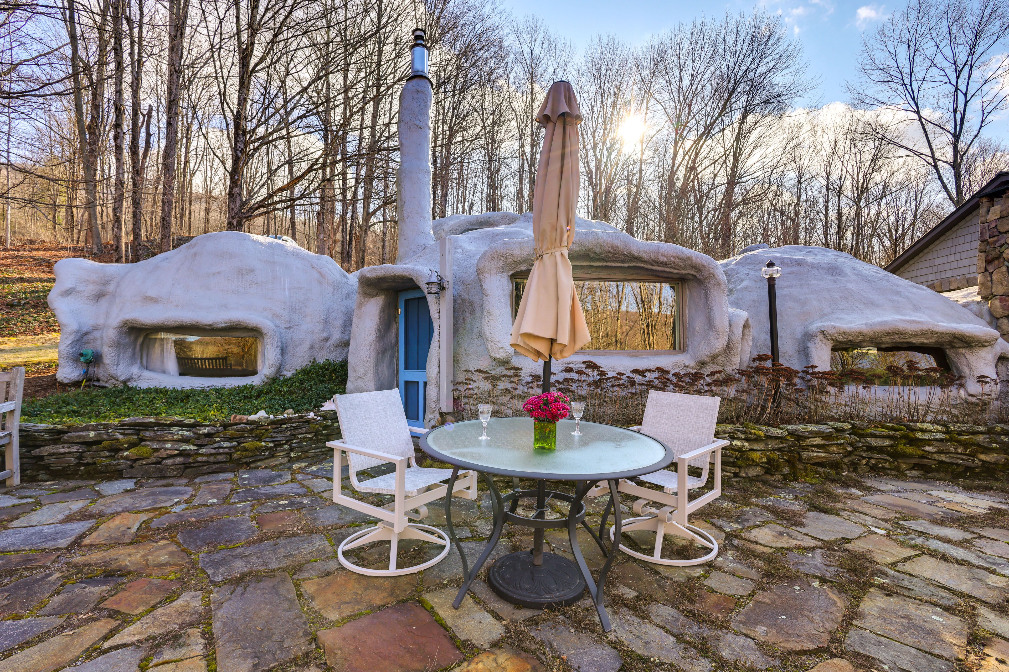 Sandgate Vacation Rental | 1BR | 1BA | Steps Required | 950 Sq Ft
