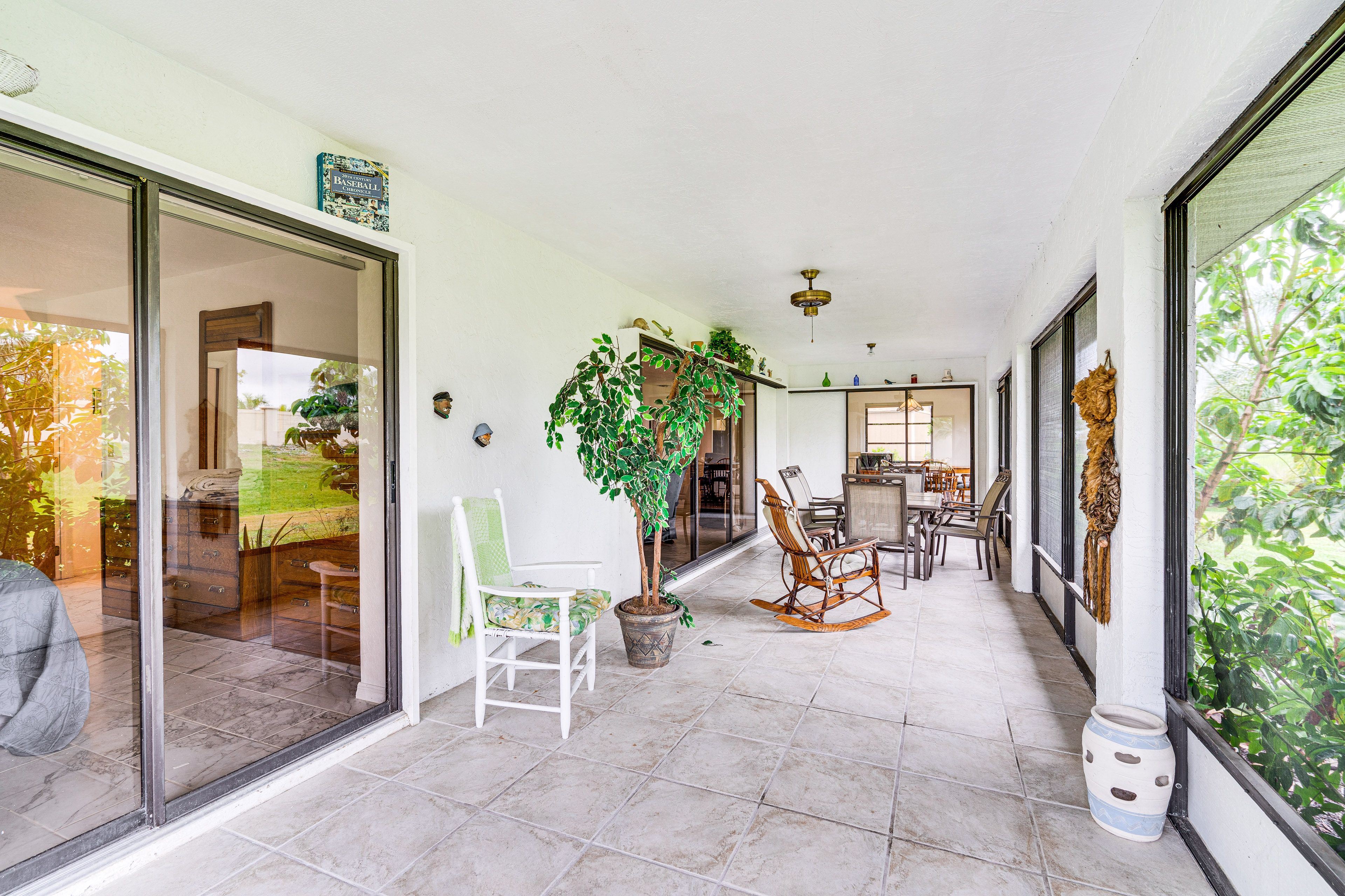 Screened Porch | Dining Set