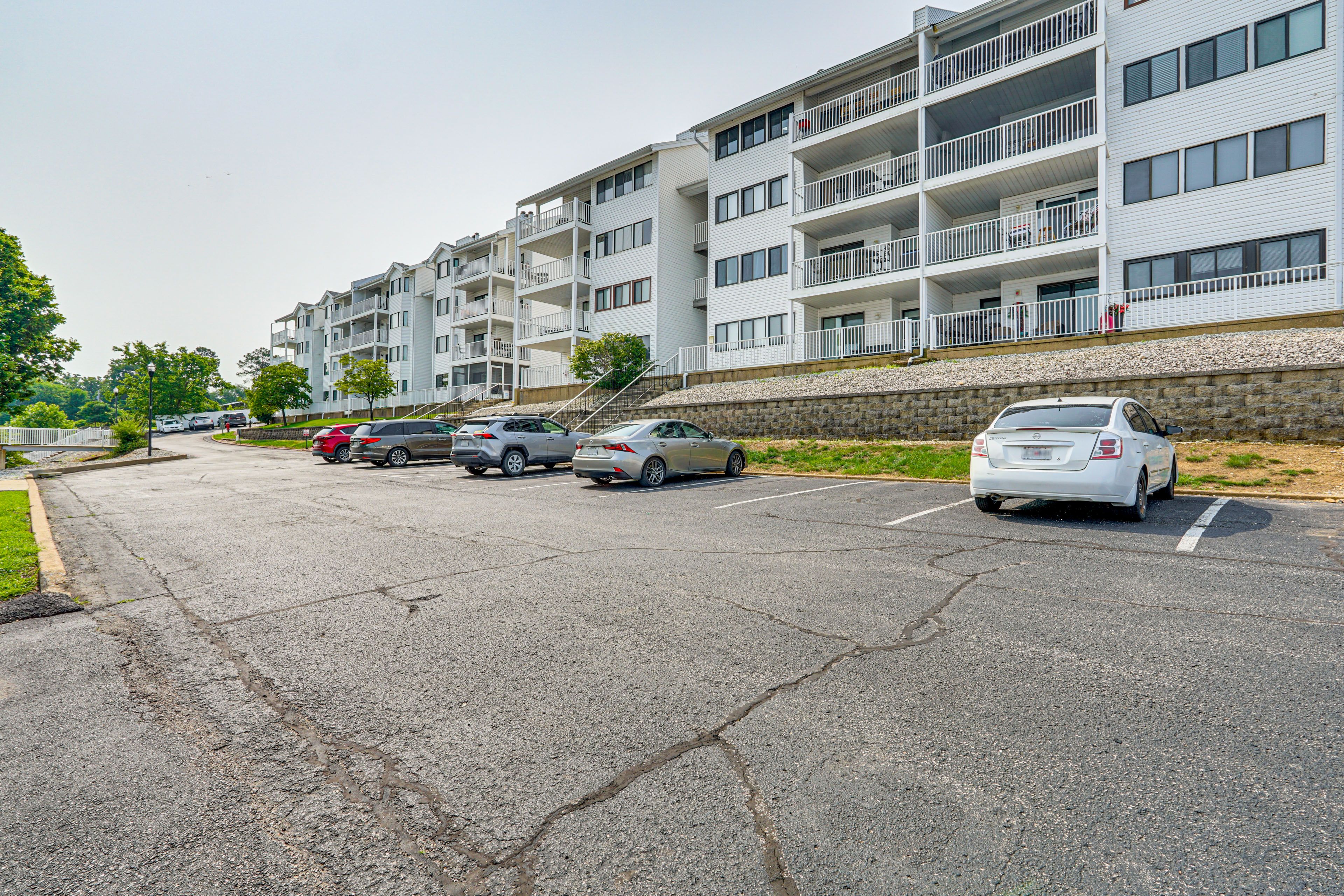 Parking | Community Lot (All Vehicles) | Handicap Parking Available