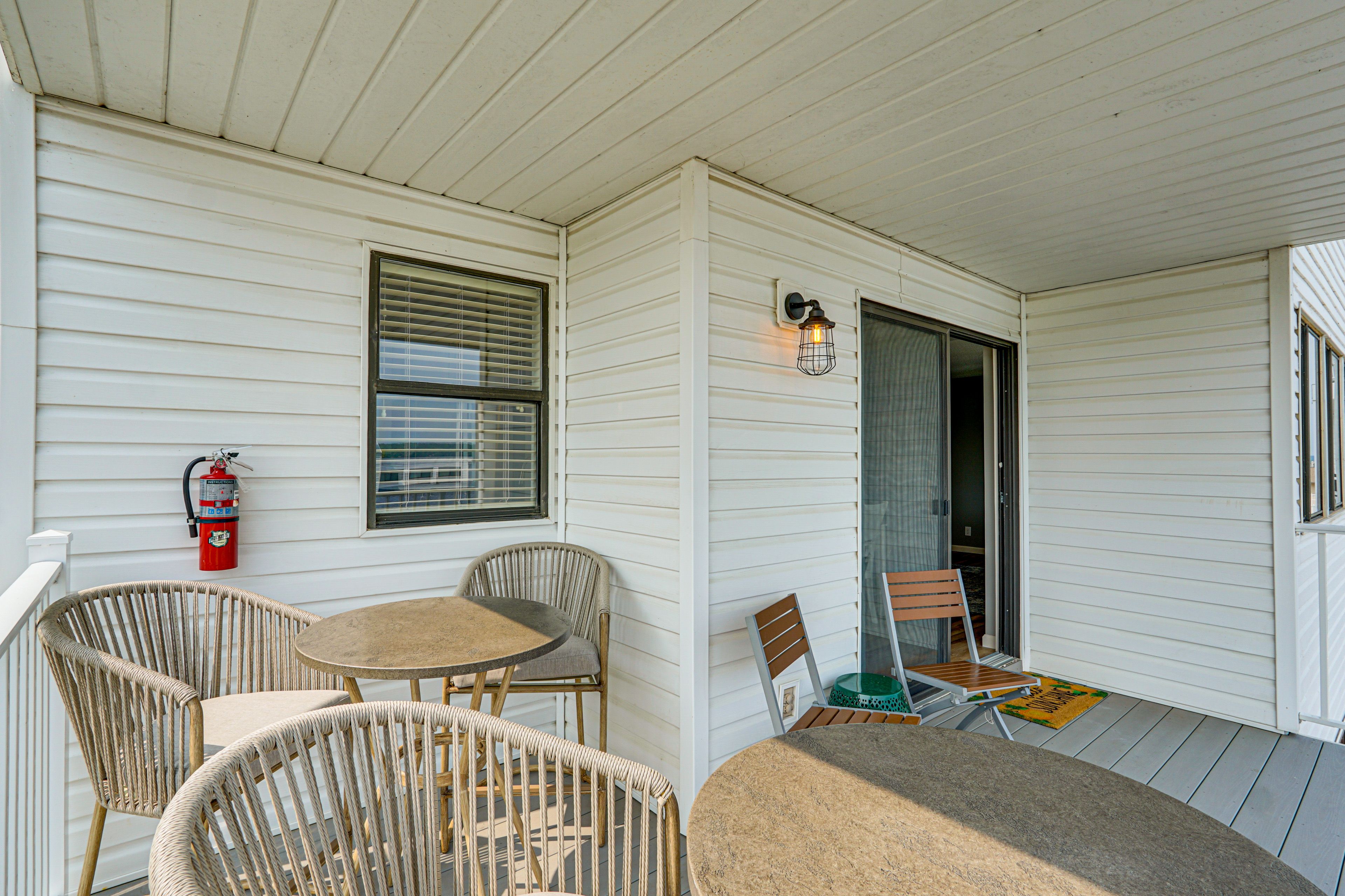 Private Balcony | Dining Tables | Lake Views