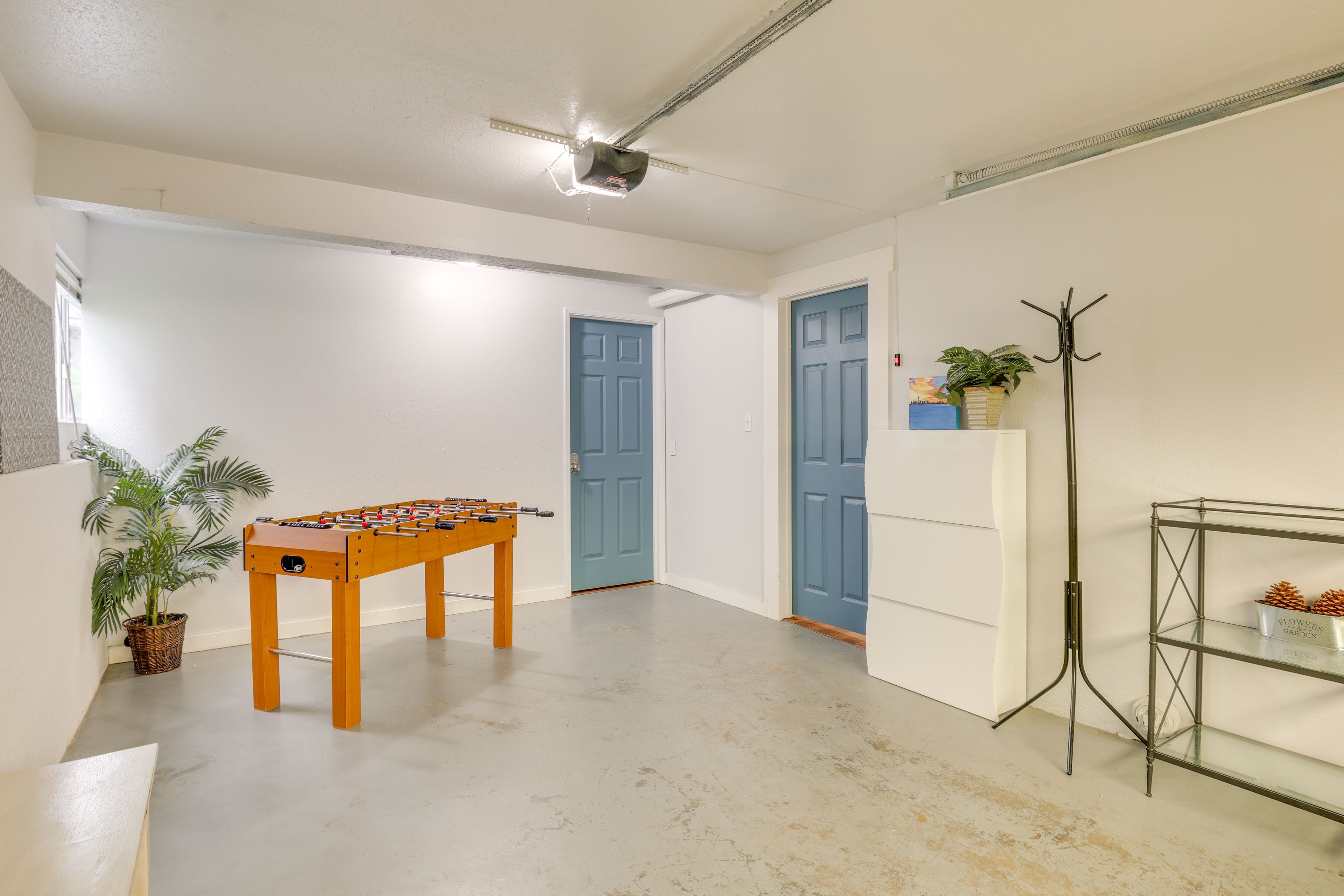 Converted Garage | Foosball Table | Laundry Area w/ Washer & Dryer
