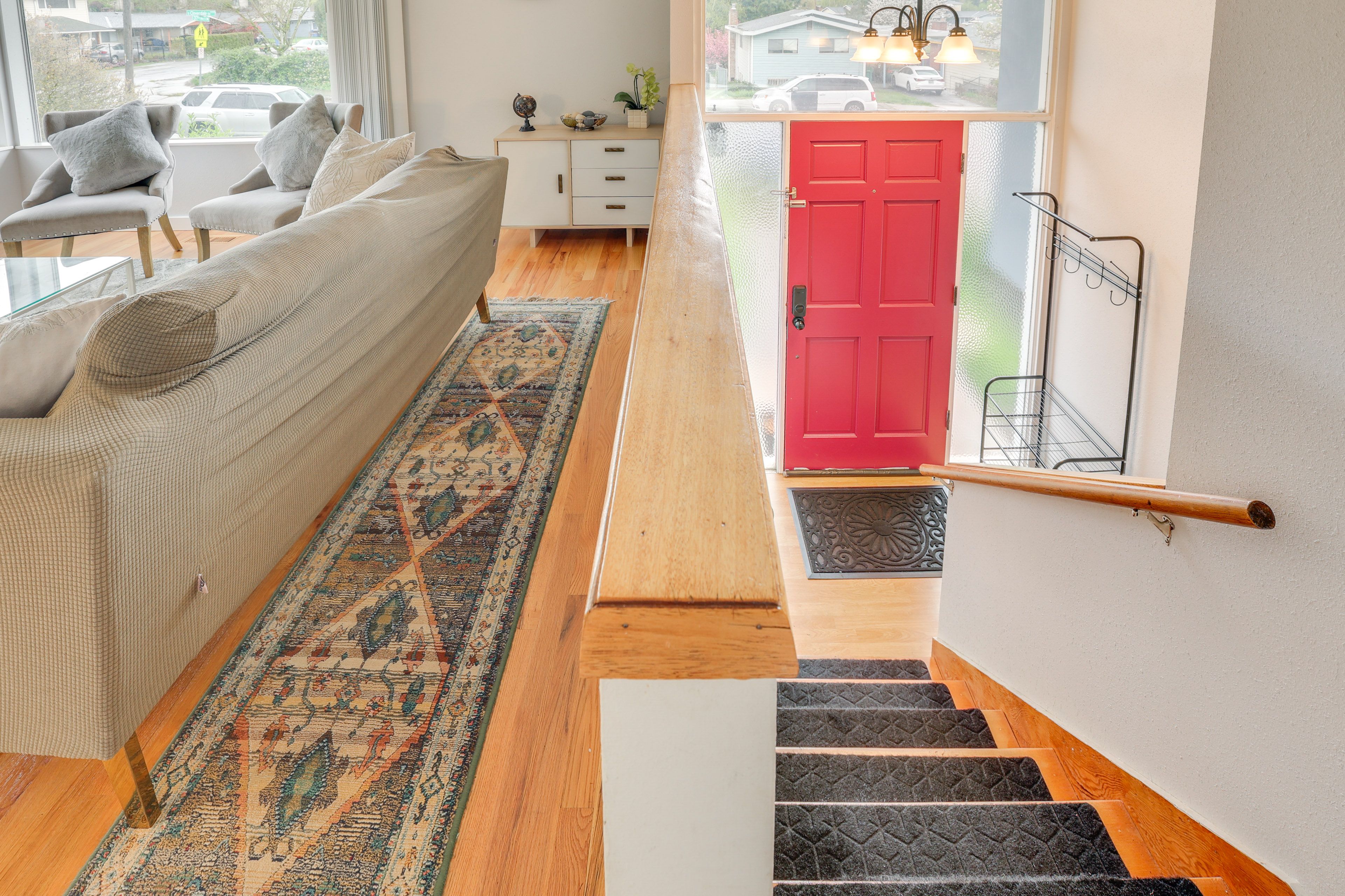 Stairs to Entryway & Lower Level