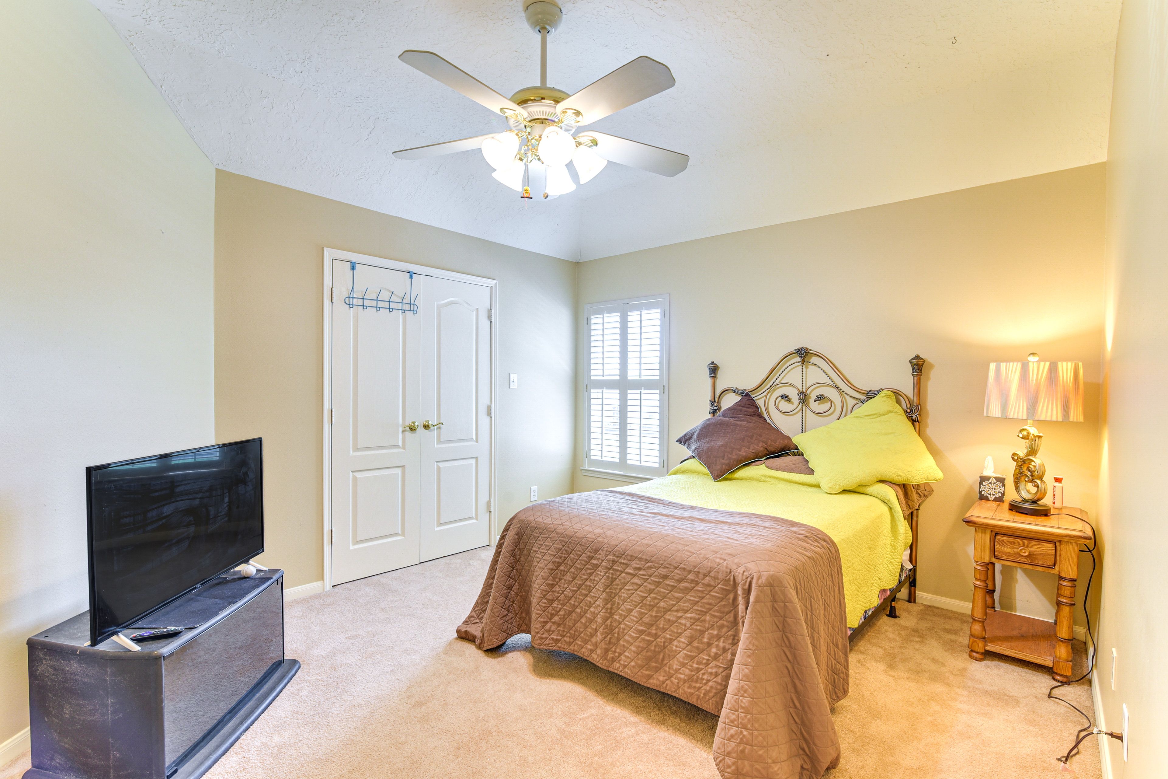 Bedroom 3 | 2nd Floor | Queen Bed | Smart TV