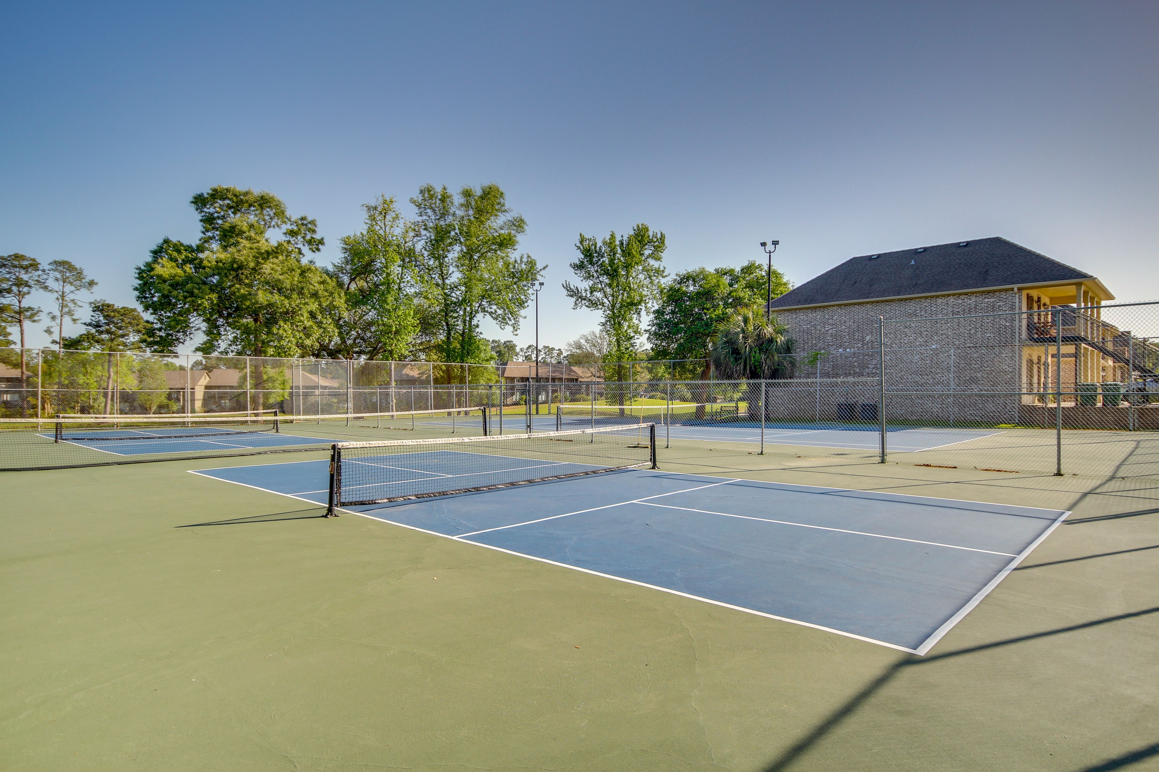 Community Amenities | Tennis & Pickleball Courts