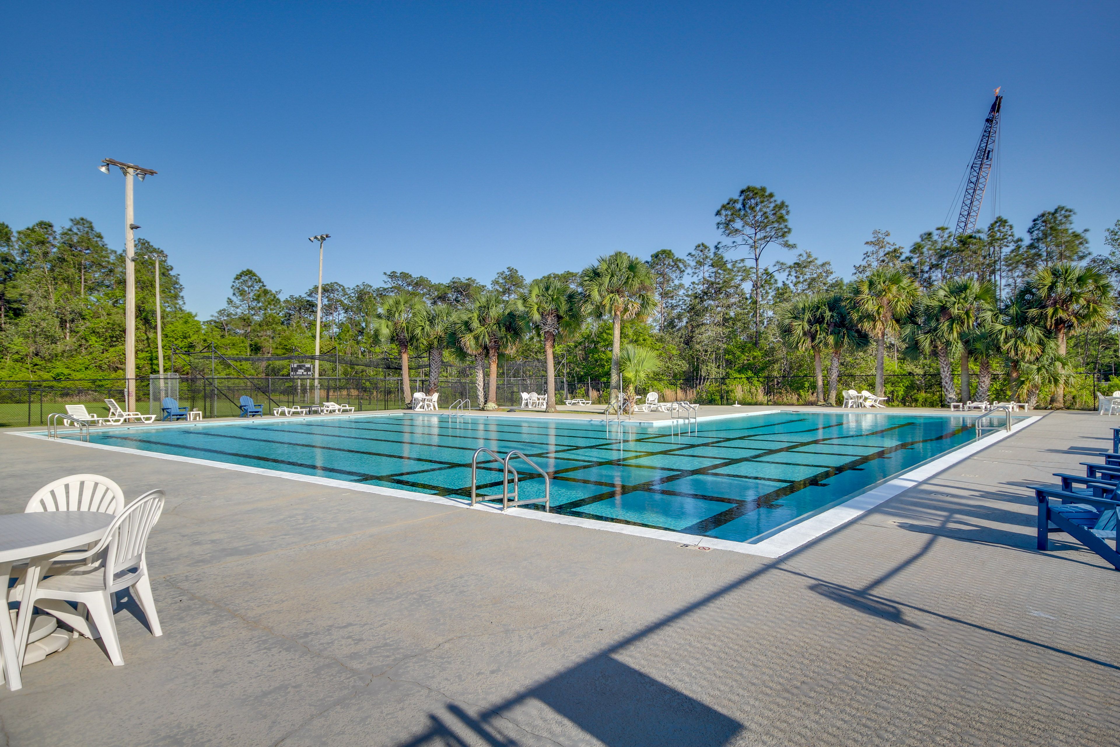 Community Amenities | Outdoor Pool