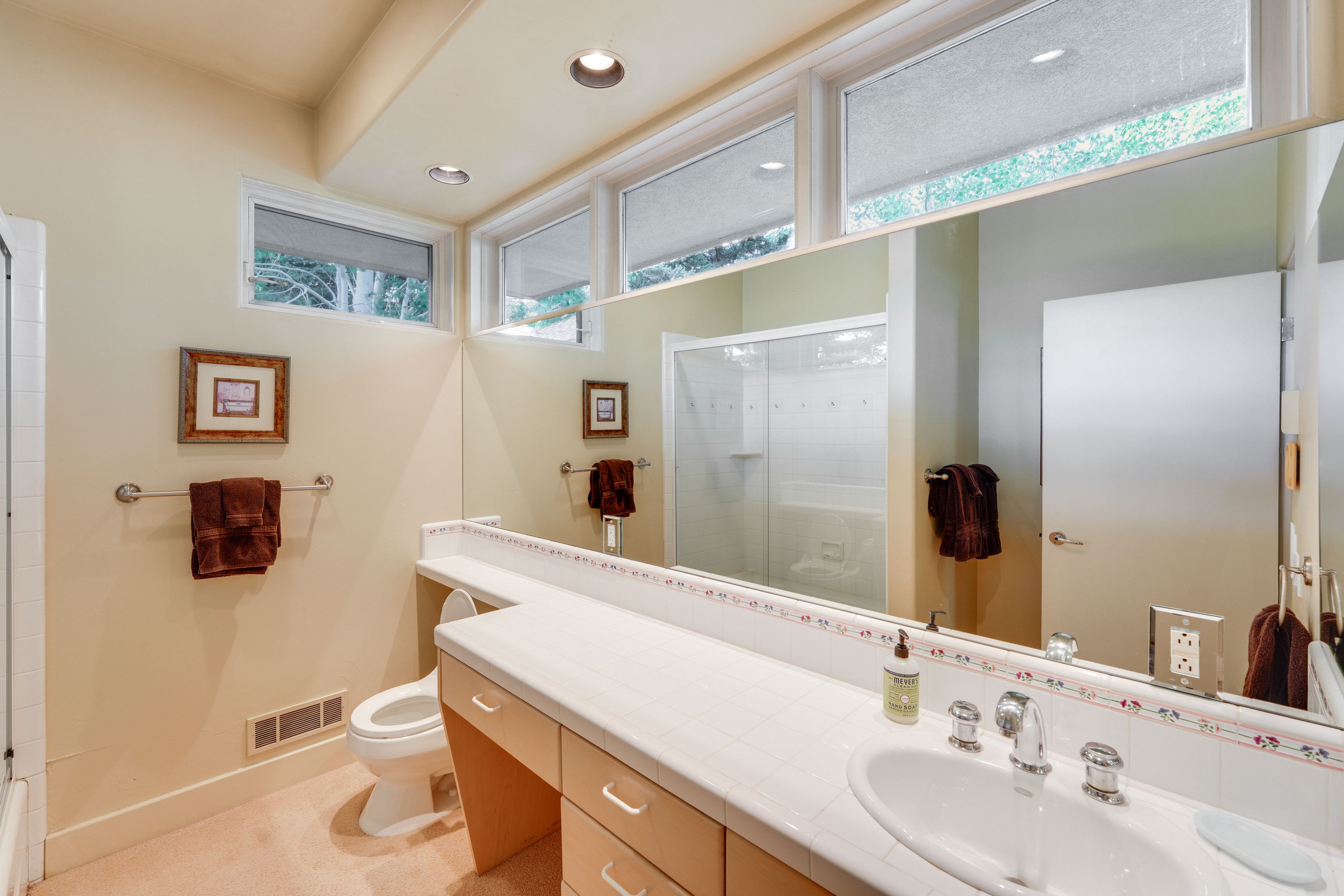En-Suite Bathroom | 2nd Floor | Towels Provided