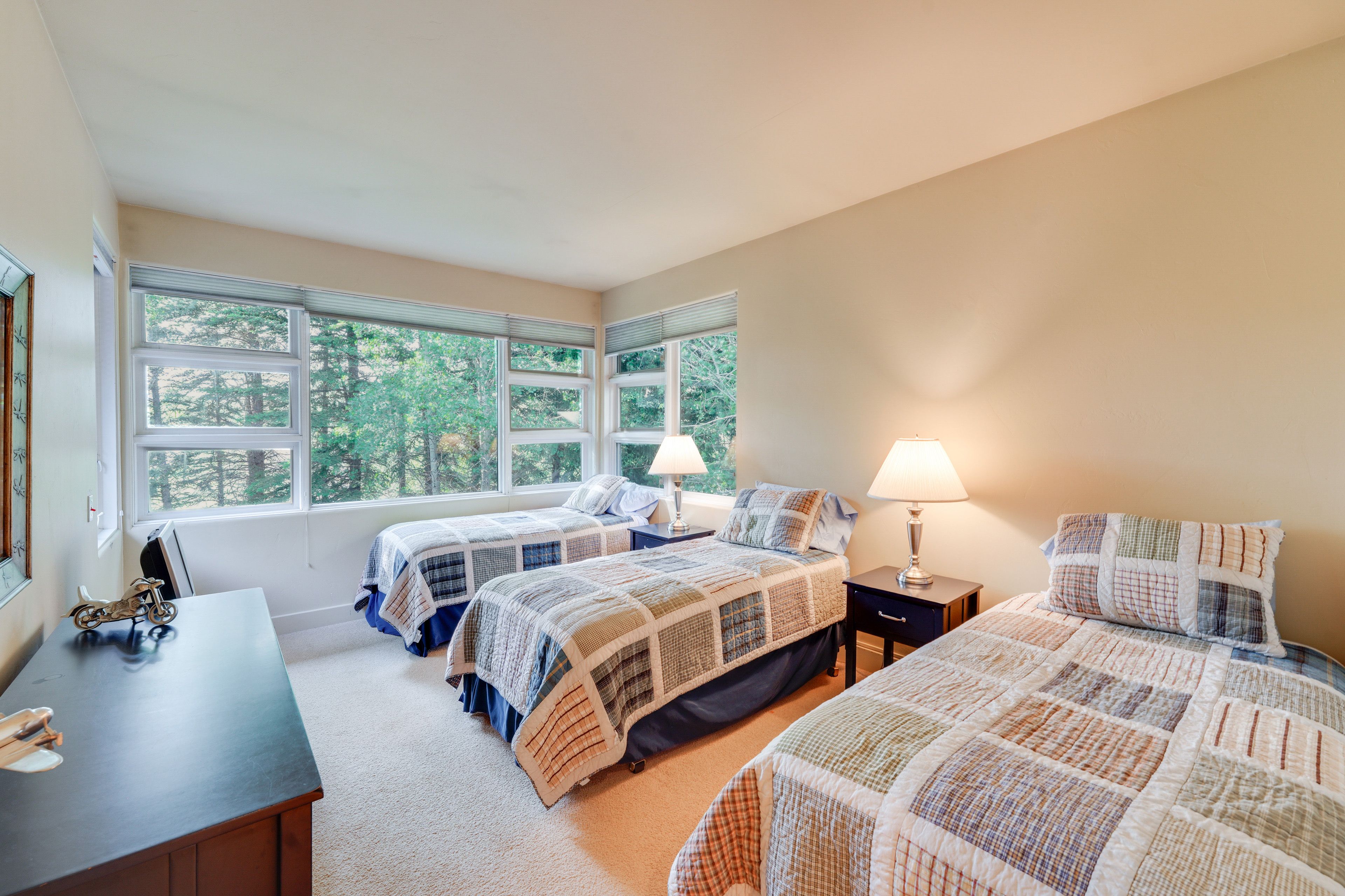 Bedroom 5 | 2nd Floor | 3 Twin Beds
