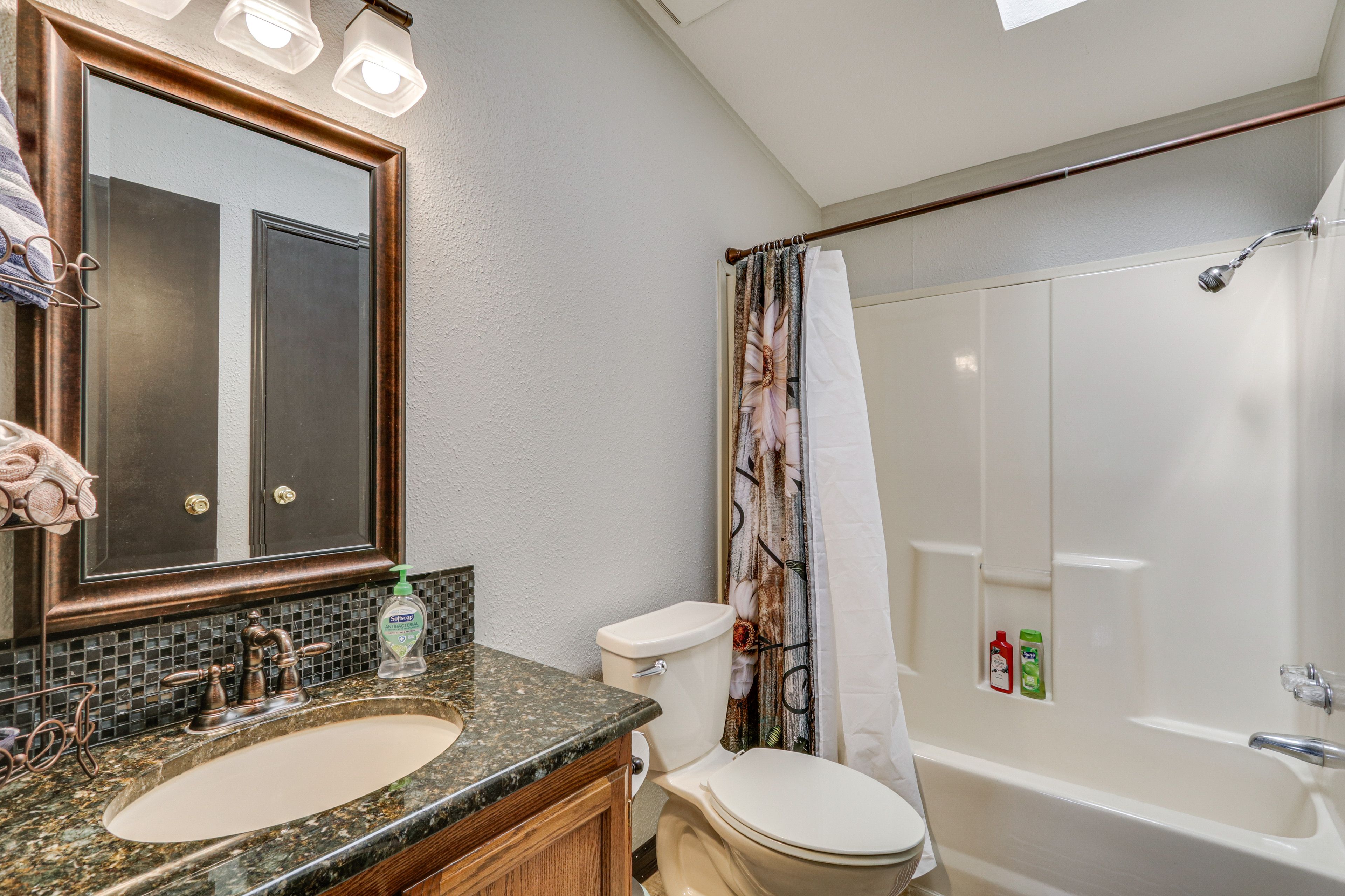Full Bathroom