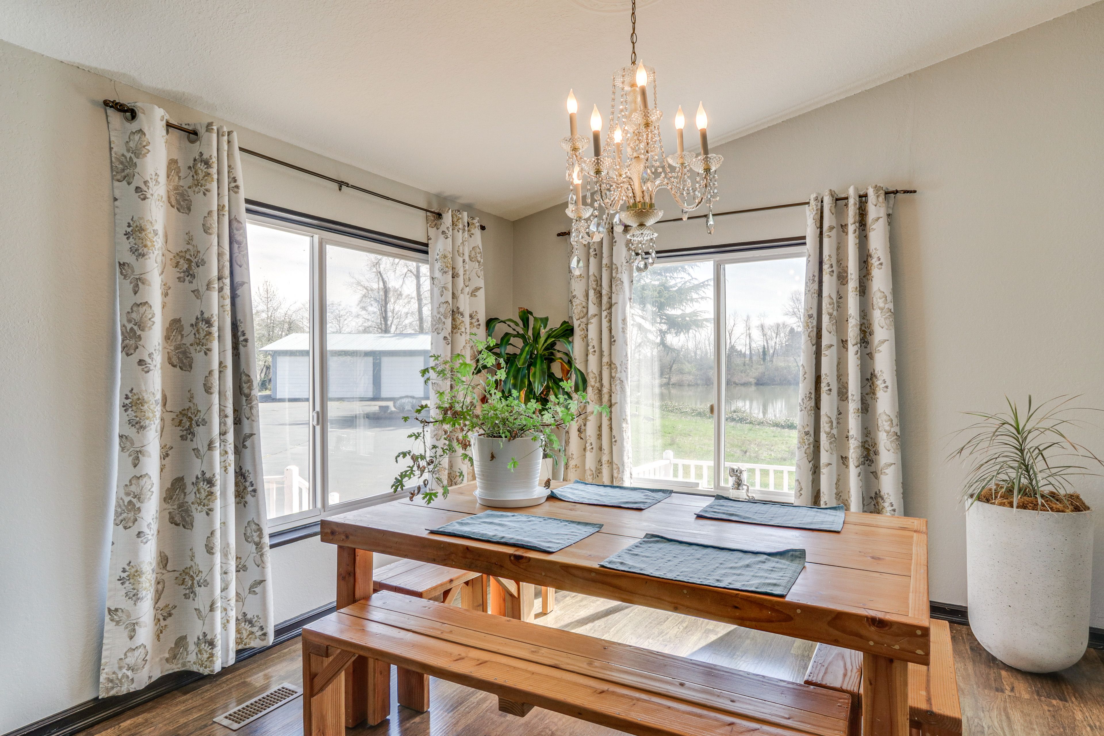 Dining Area | Free WiFi | Single-Story Property