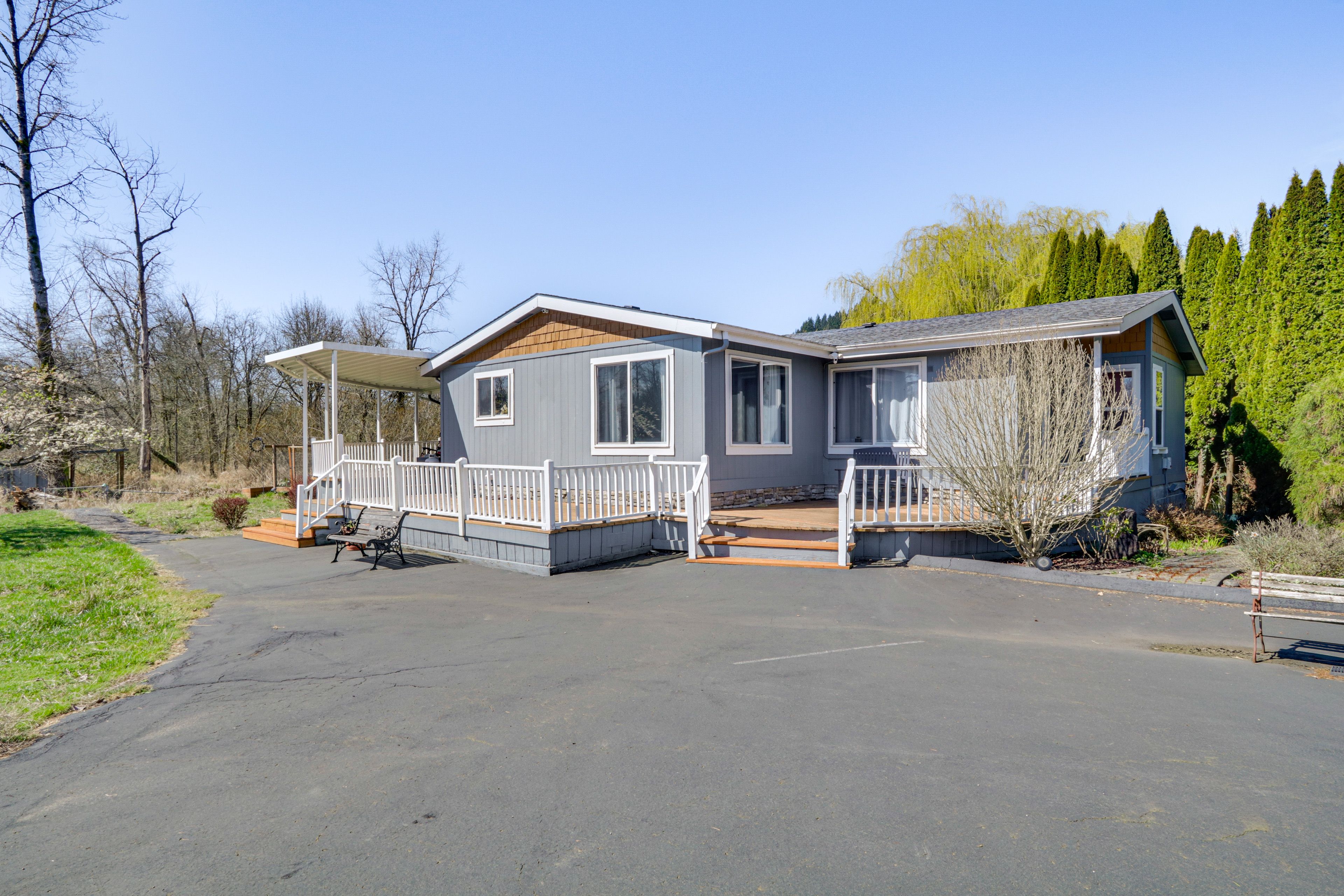 Parking | Driveway (3 Vehicles) | RV/Trailer Parking Available