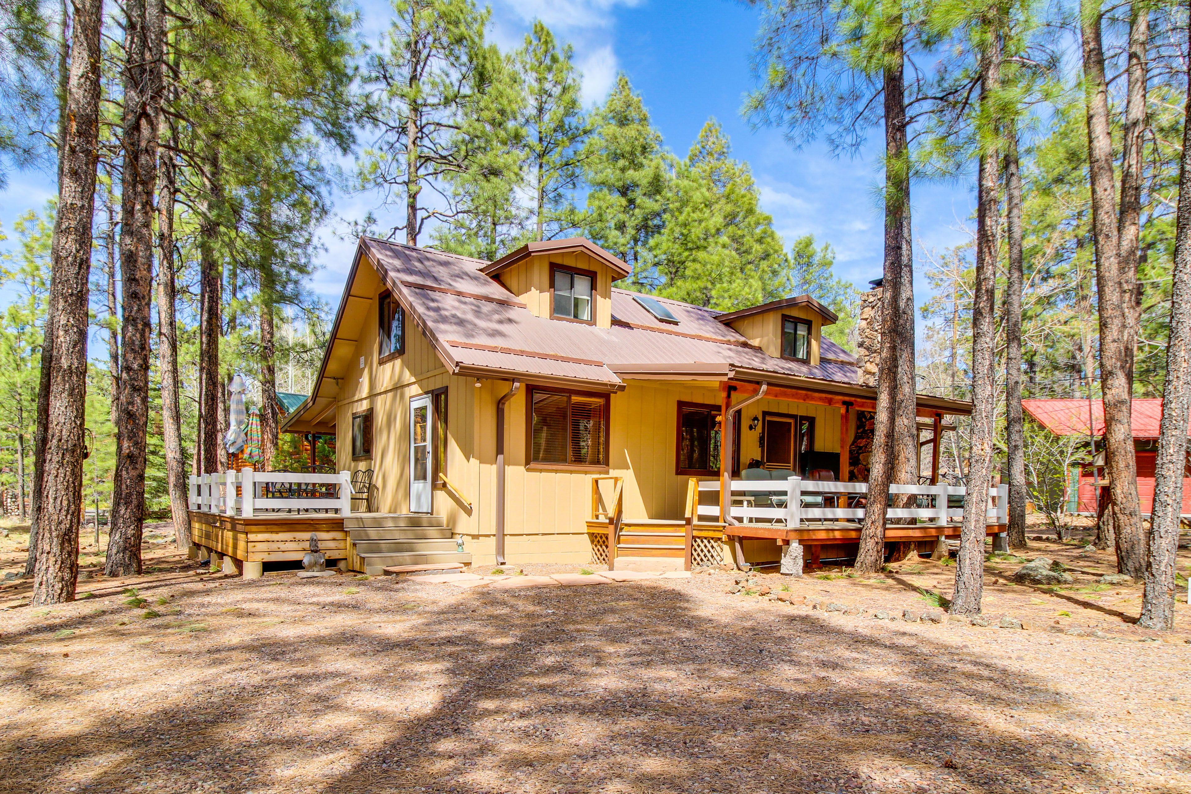 Pinetop Vacation Rental | 3BR | 2BA | Stairs Required | 1,596 Sq Ft