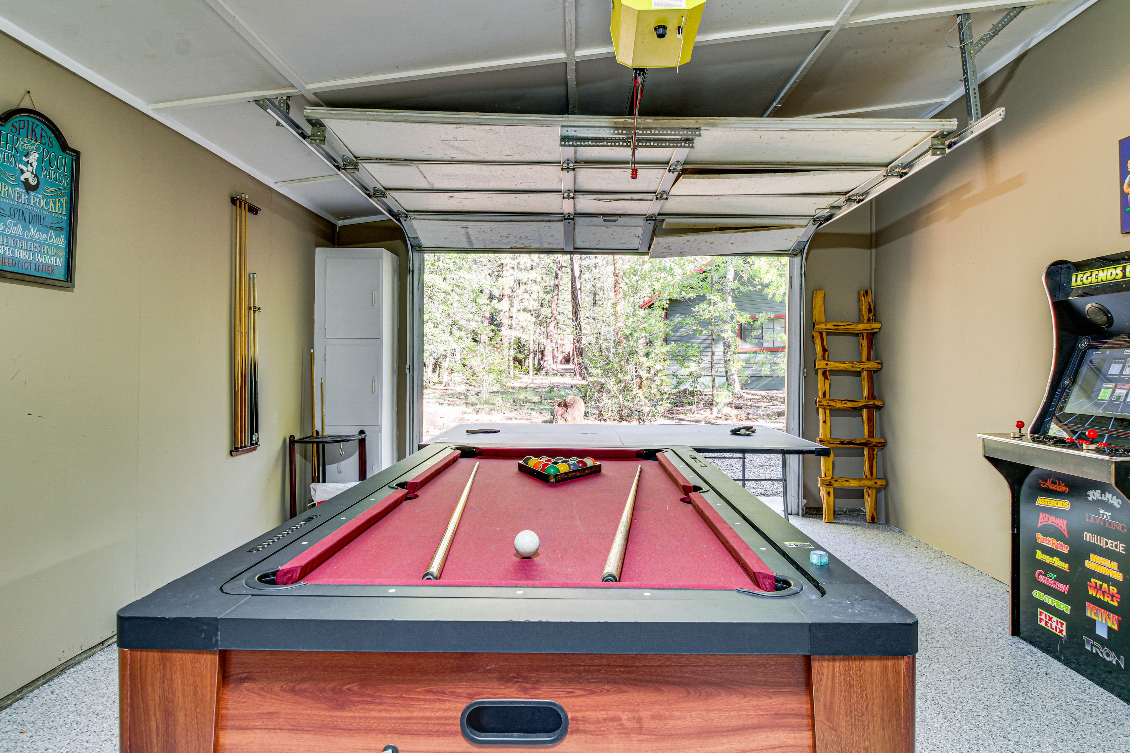 Game Room (Garage) | Pool Table | Ping Pong | Arcade Console