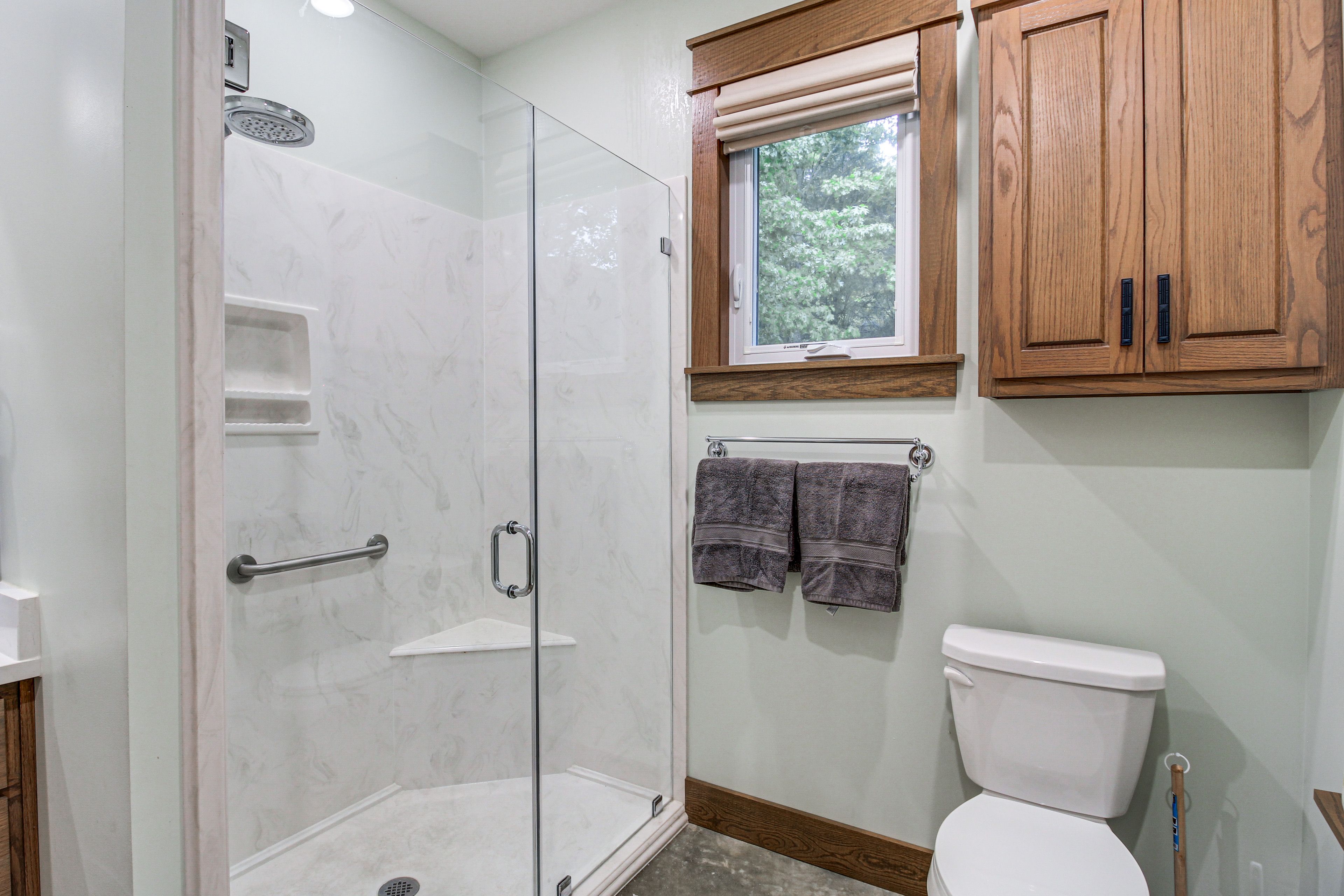 Full Bath | Towels | Hair Dryer | 1st Floor