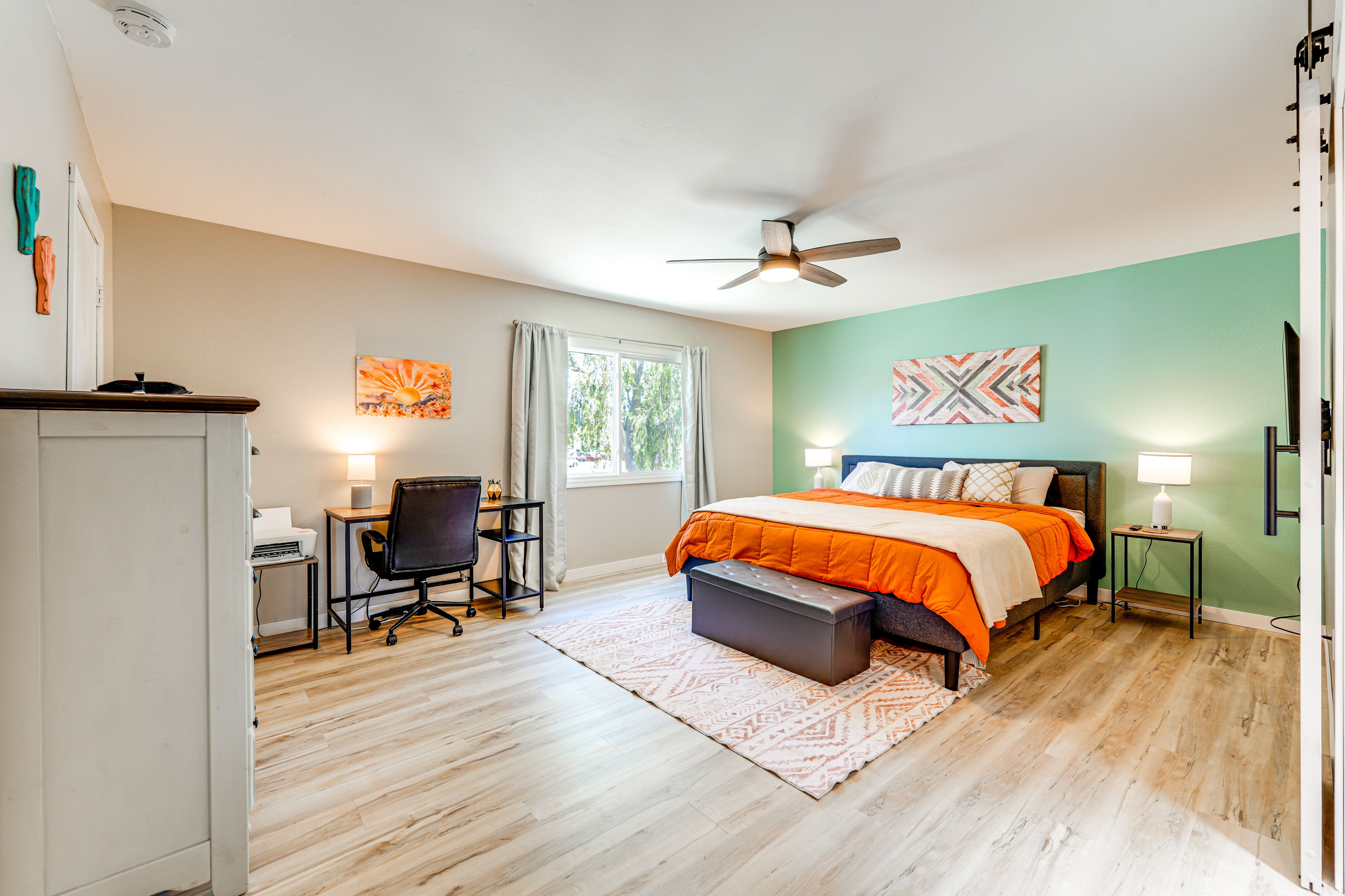 Bedroom 1 | King Bed | 2nd Floor | En-Suite Bathroom