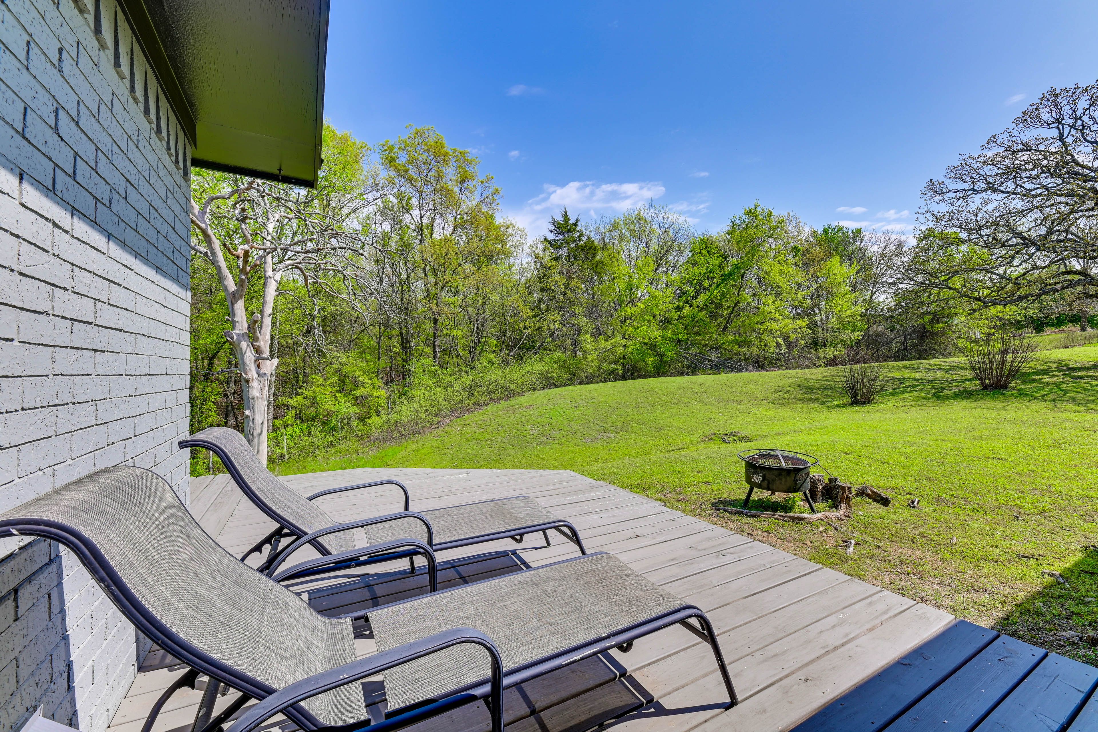 Tishomingo Vacation Rental | 3BR | 2.5BA | 1,651 Sq Ft | 4 Steps to Enter