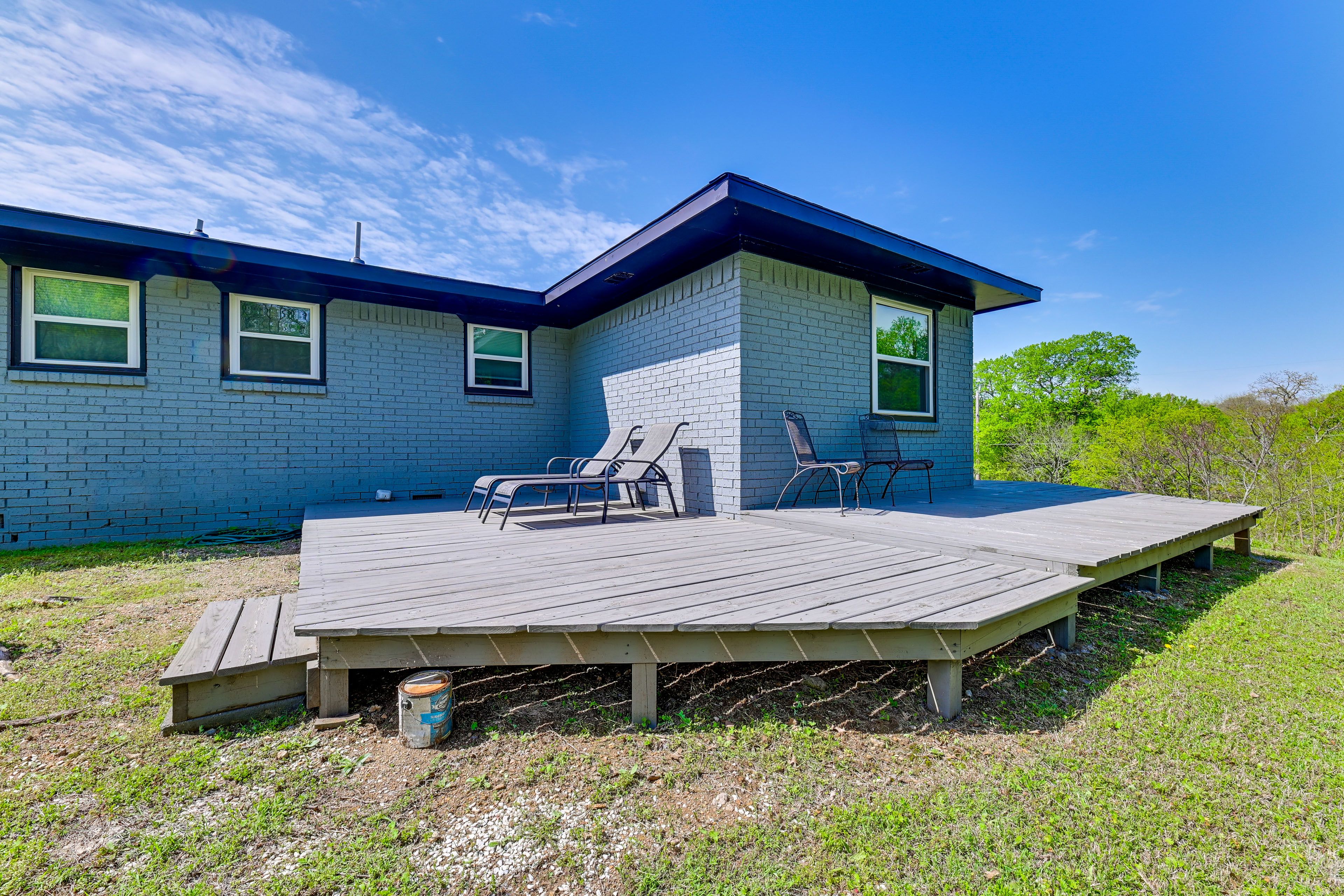 Private Backyard Area | Furnished Deck