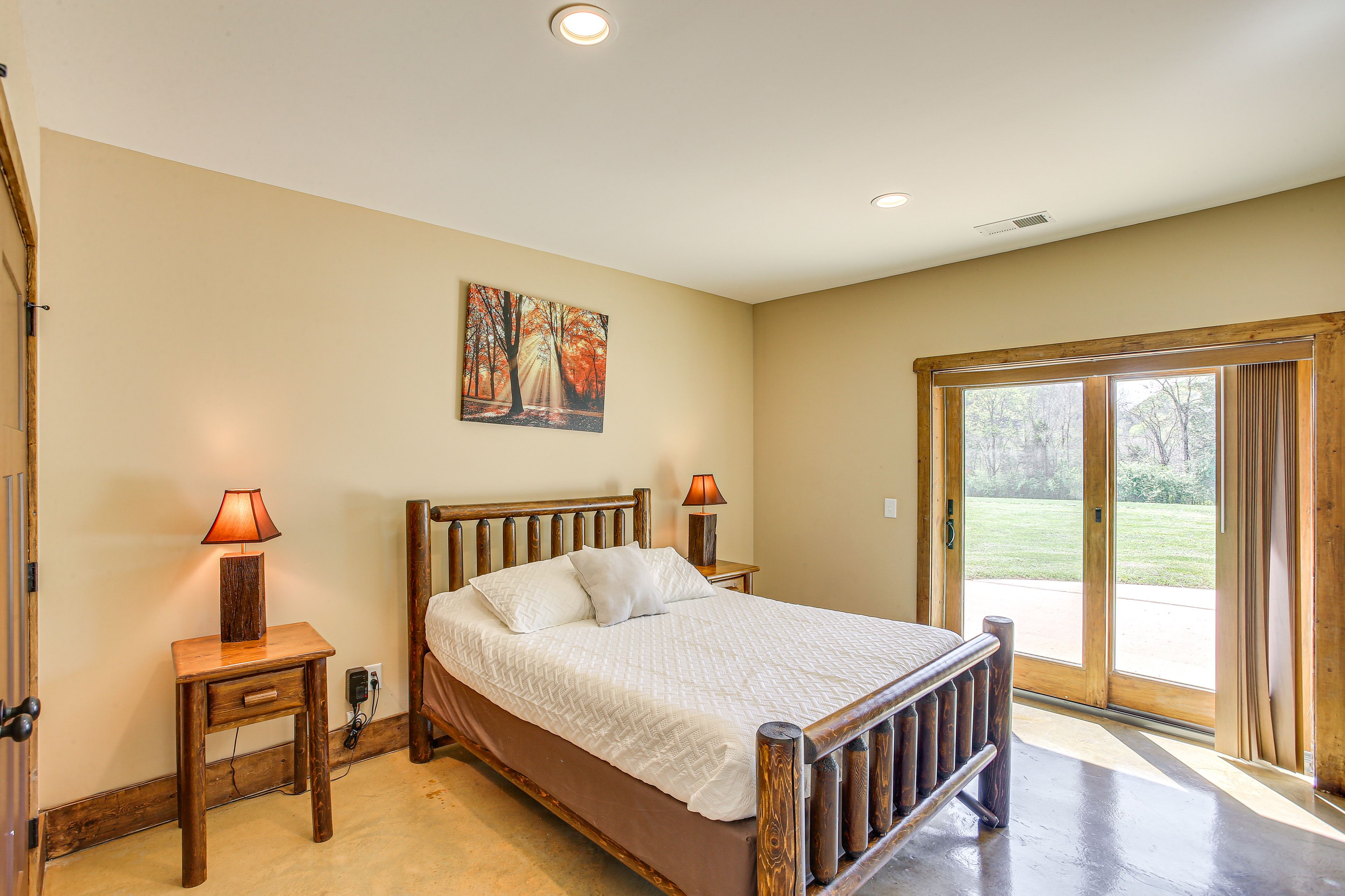 Bedroom 2 | Queen Bed | 1st Floor