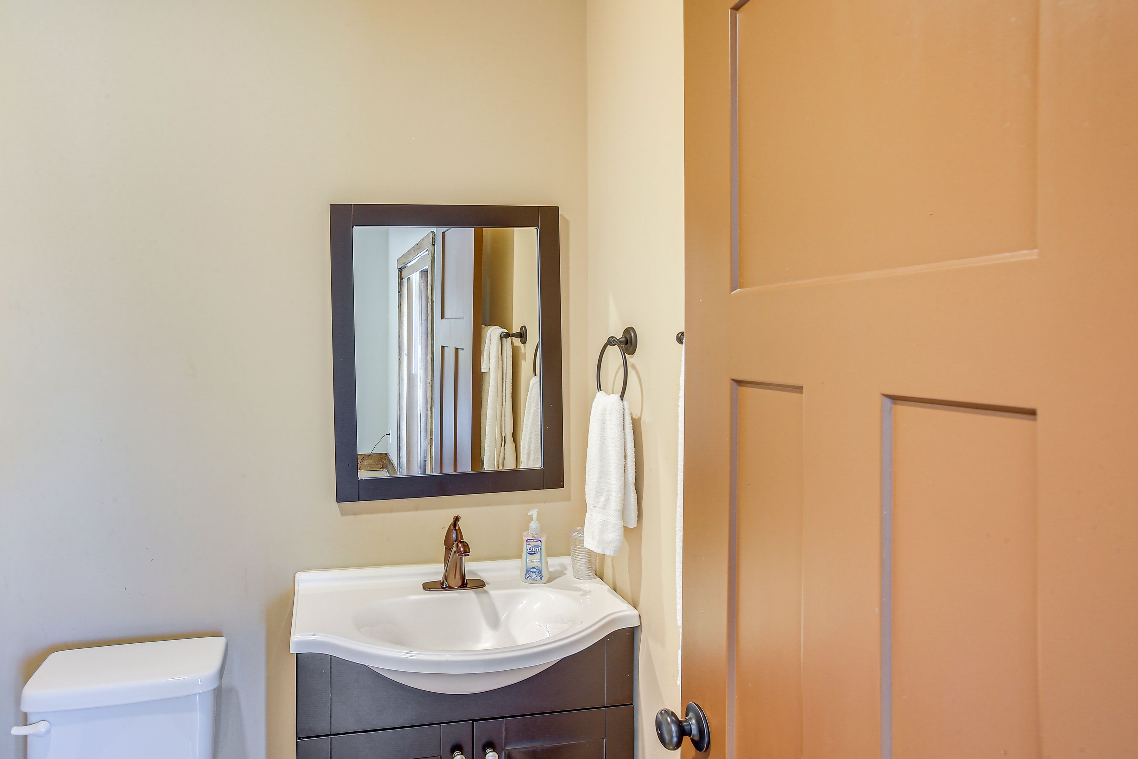 Bathroom | 1st Floor