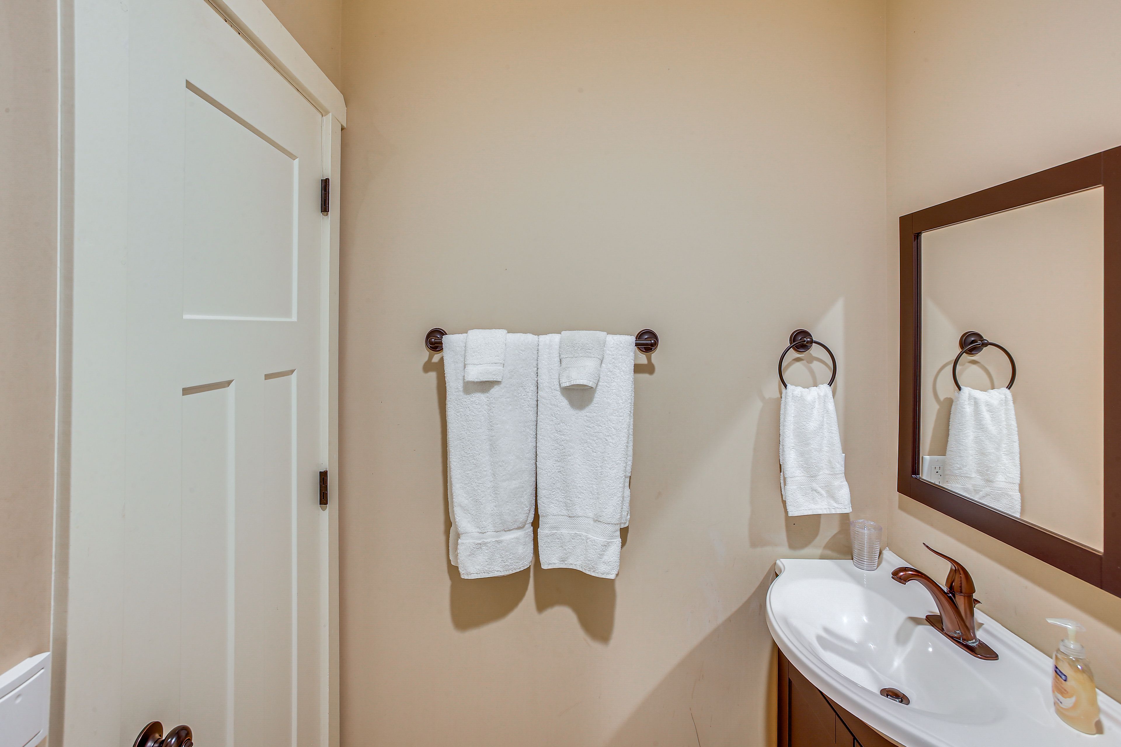 Bathroom | 1st Floor