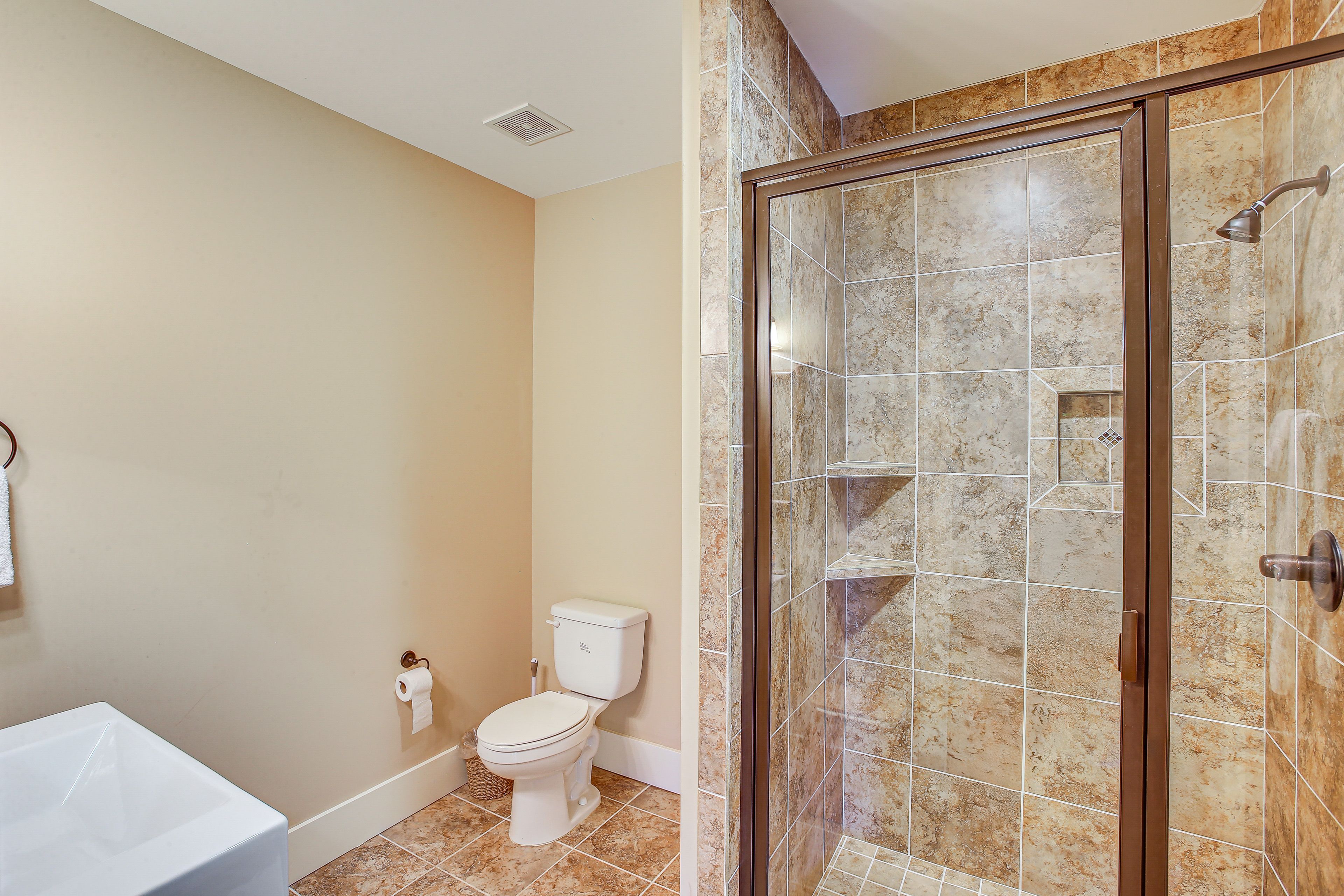 Bathroom | 2nd Floor
