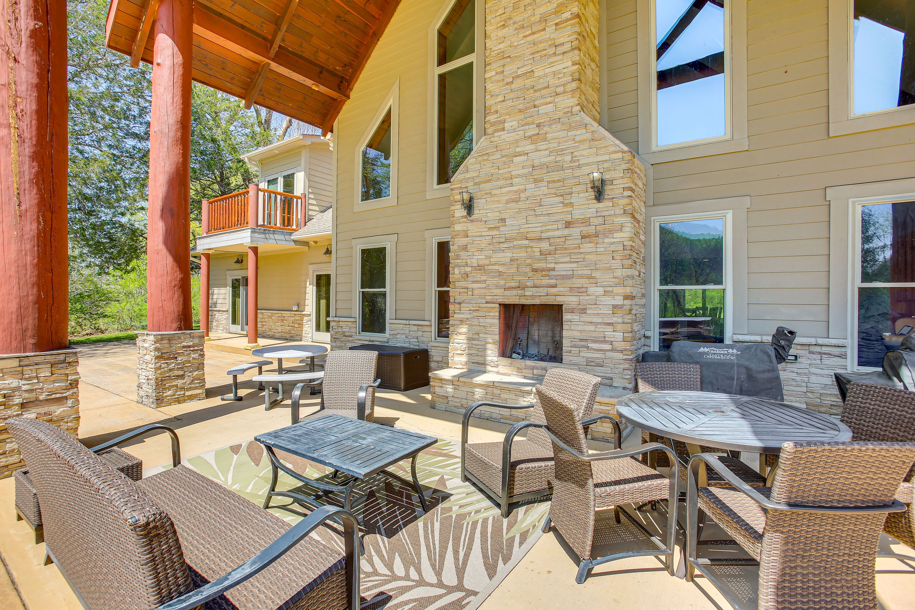 Covered Patio | Outdoor Dining Area | Charcoal & Wood Pellet Grill