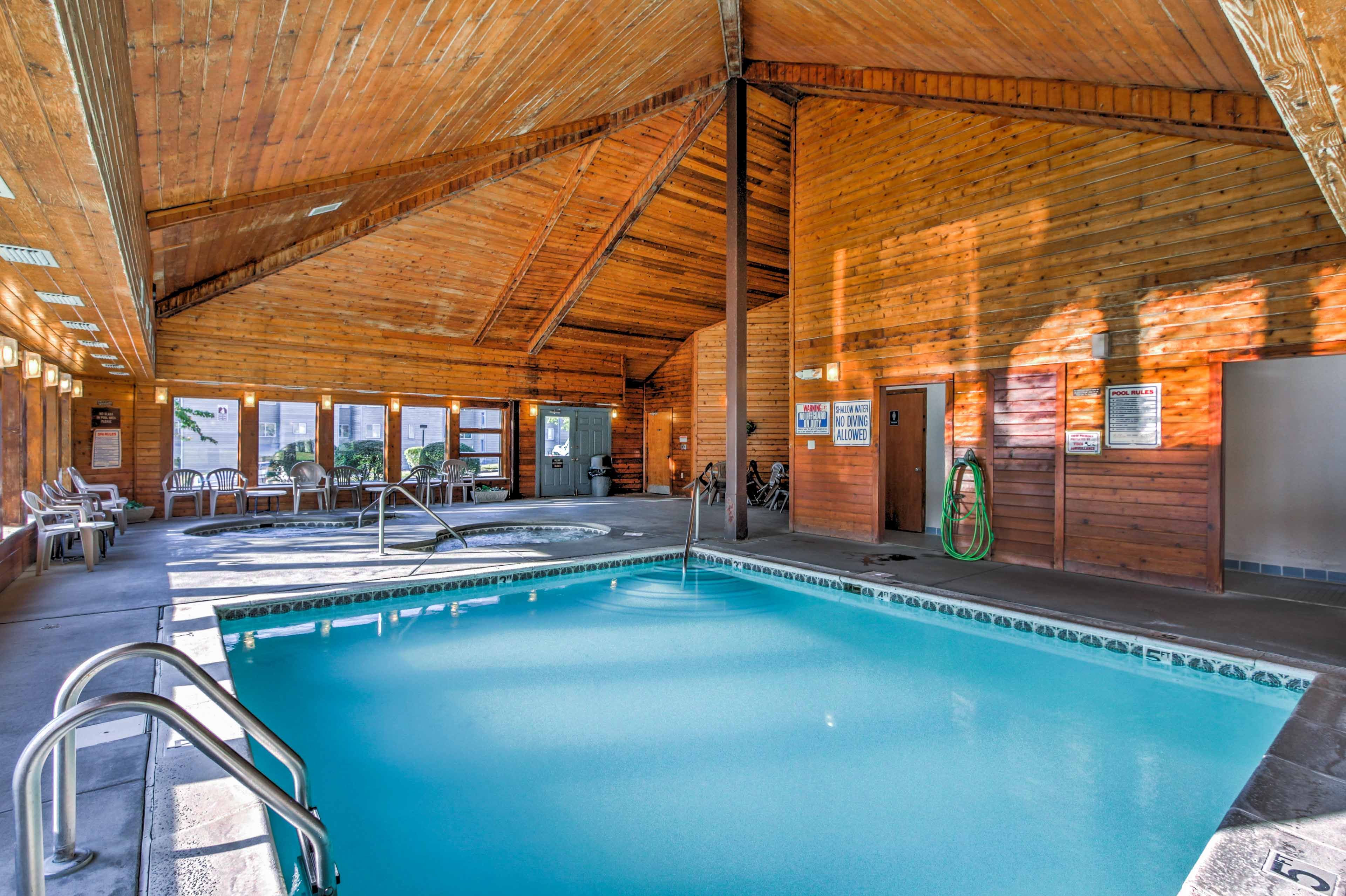 Community Amenities | Indoor Pool & Hot Tubs