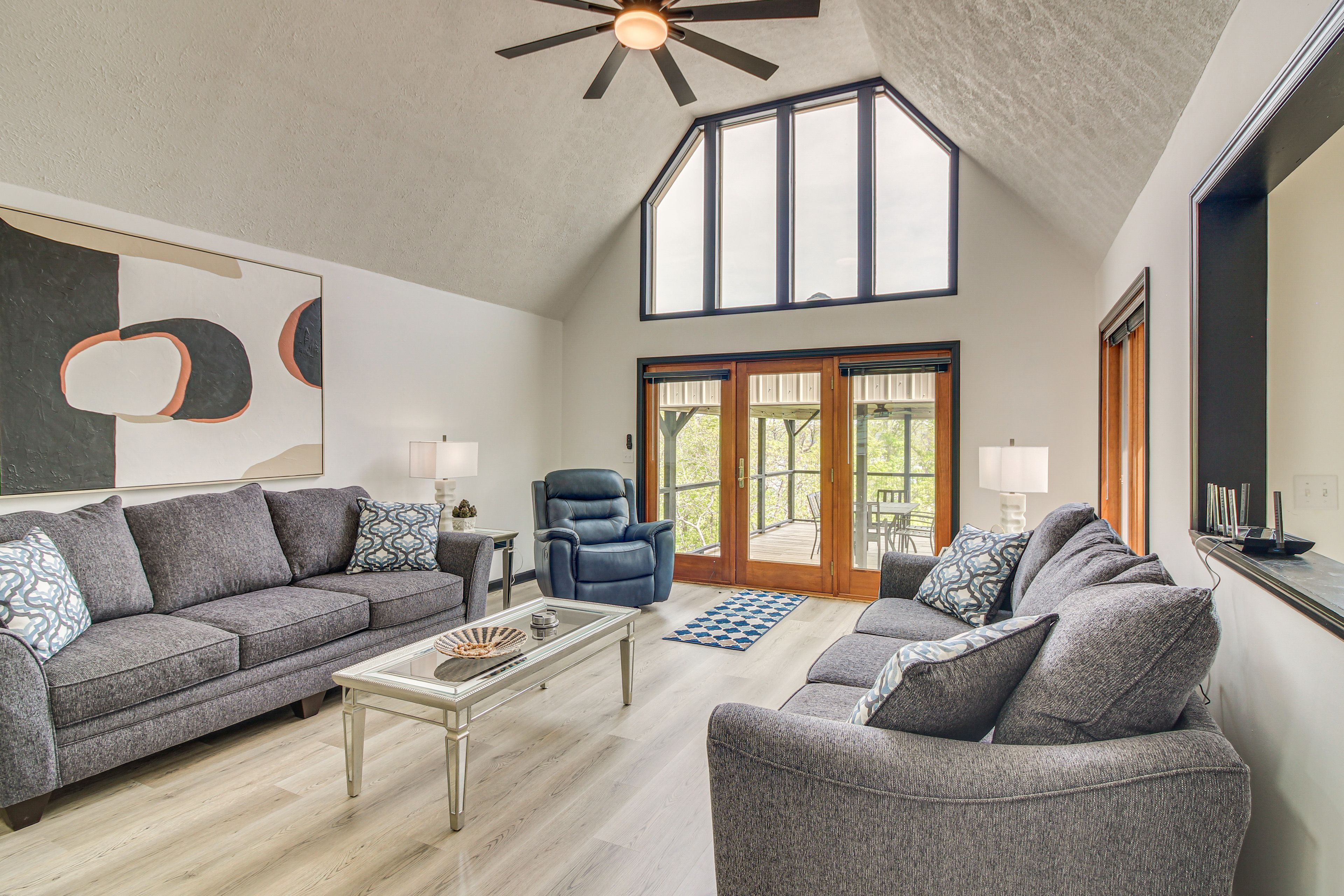 Living Room | 1st Floor | Smart TV