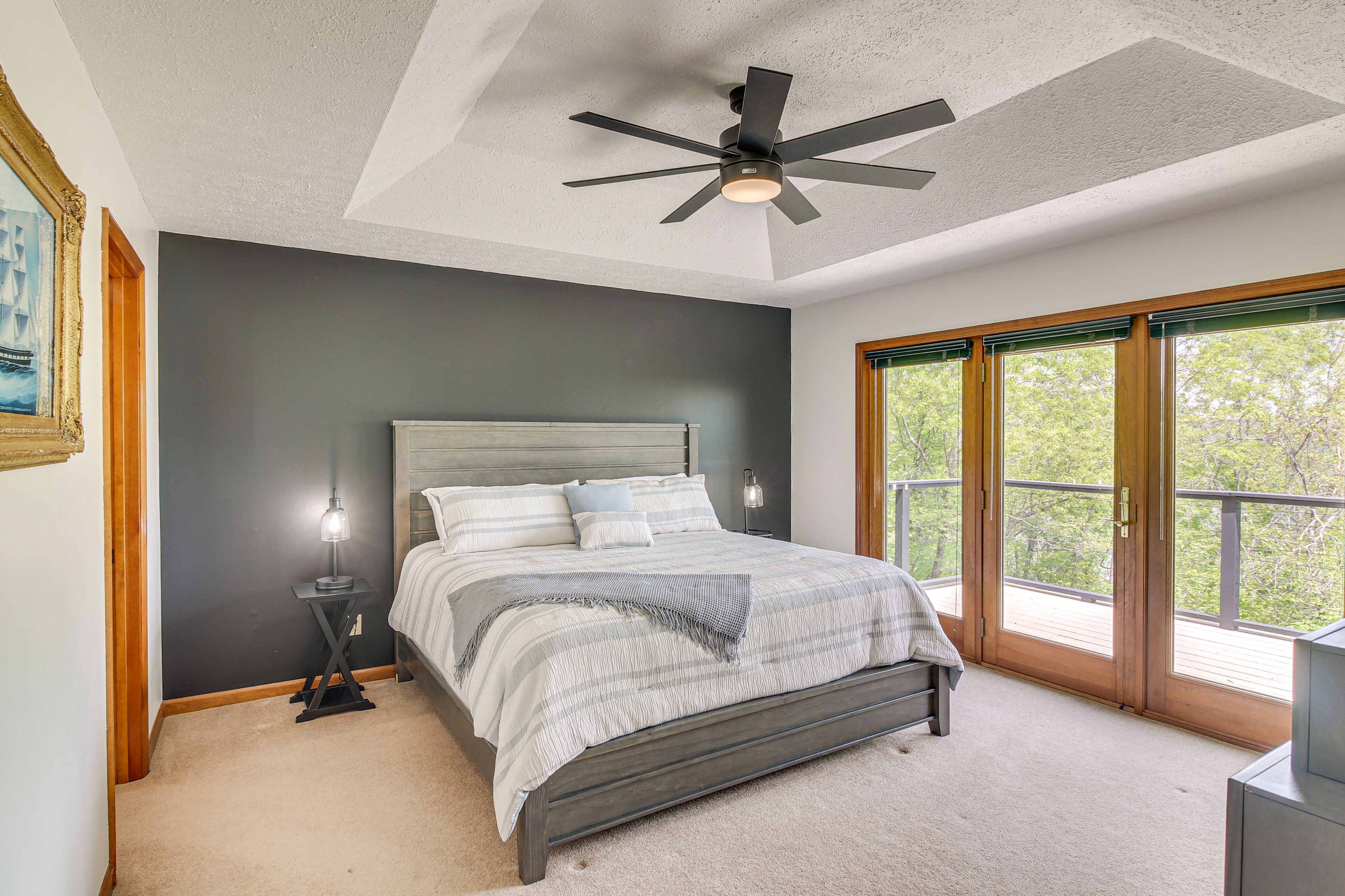 Bedroom 1 | King Bed | 1st Floor | Linens Provided | En-Suite Bathroom