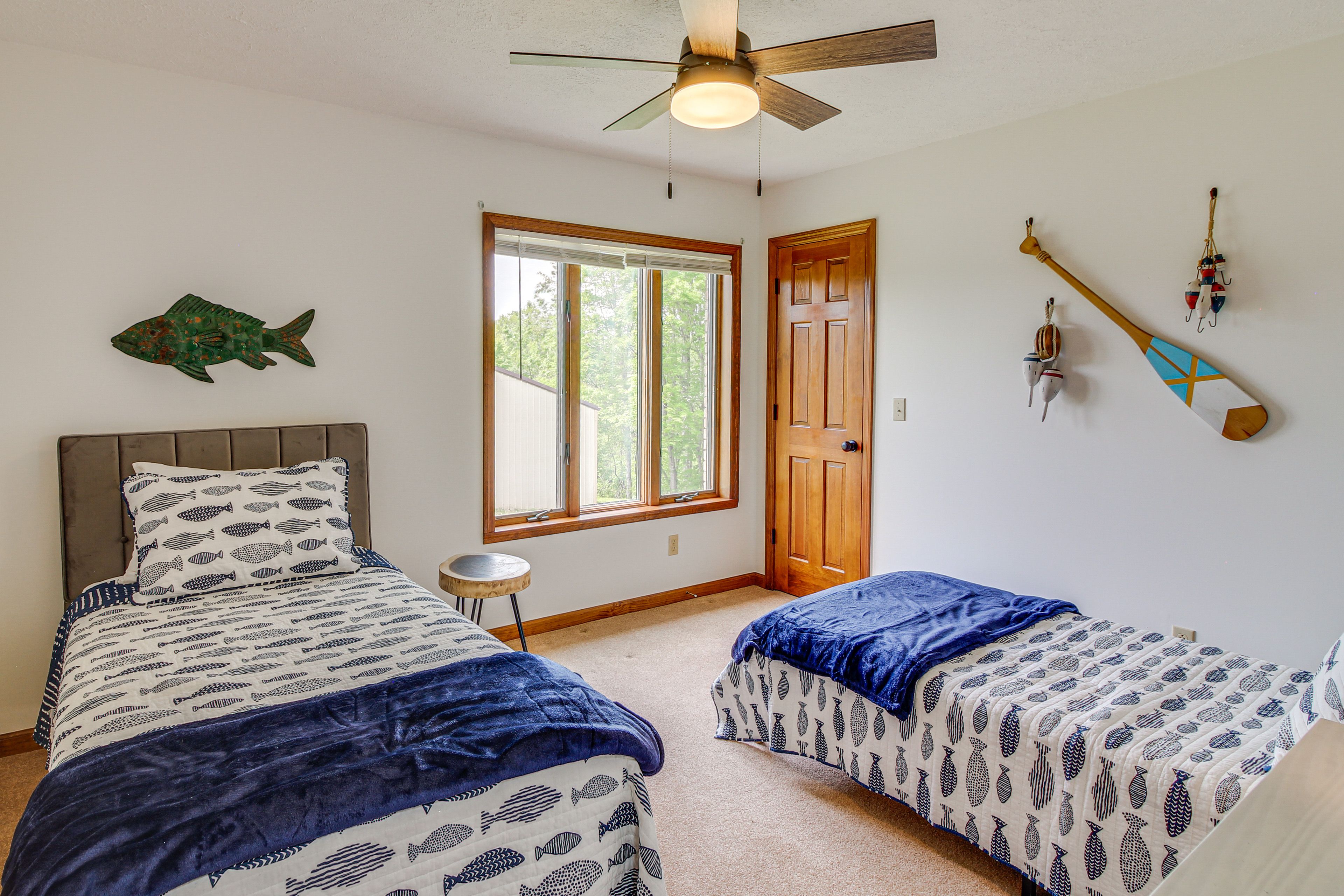 Bedroom 2 | 2 Twin Beds | 1st Floor | Hangers