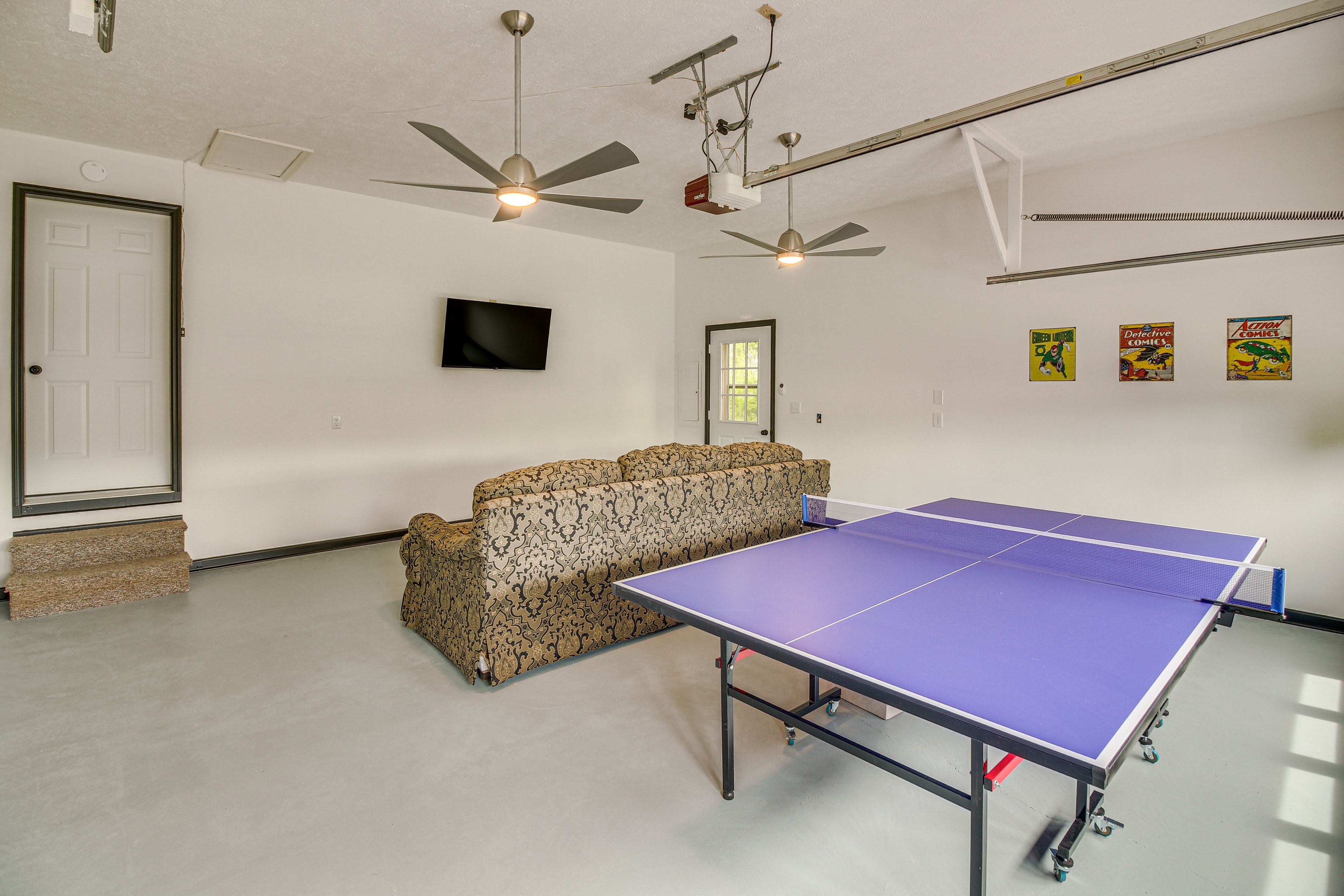 Interior | Central Heating & A/C | Free WiFi