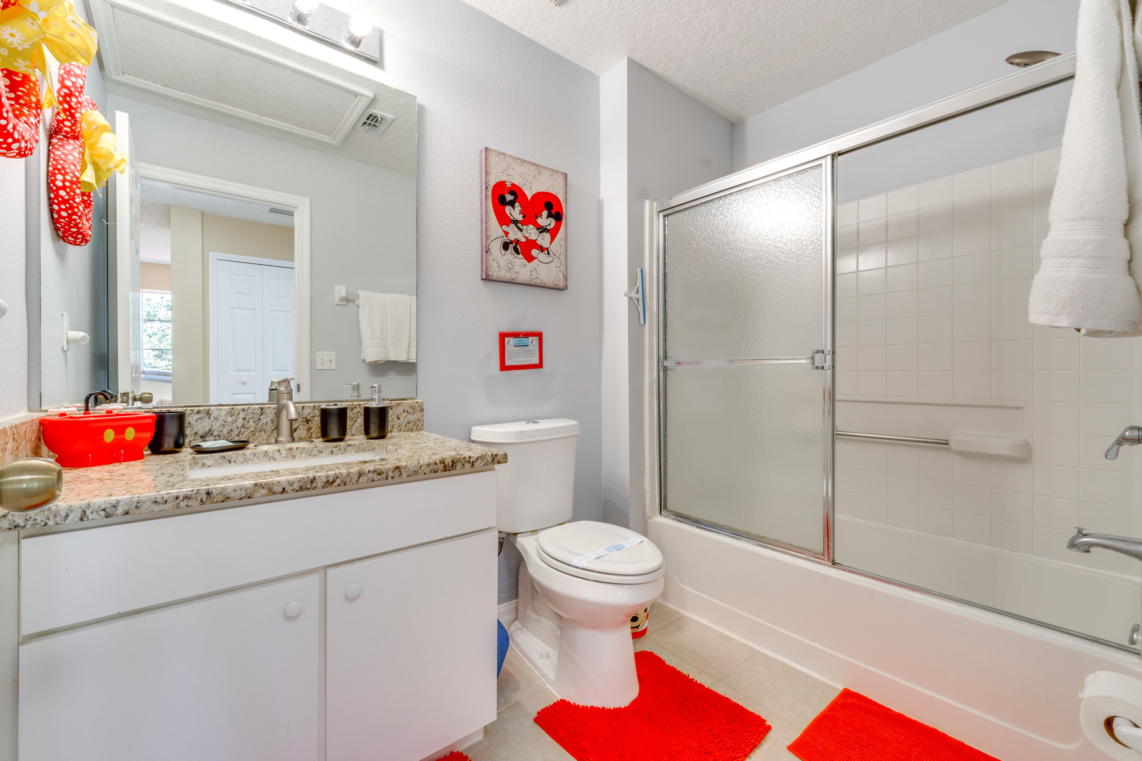 Full Bathroom | 2nd Floor