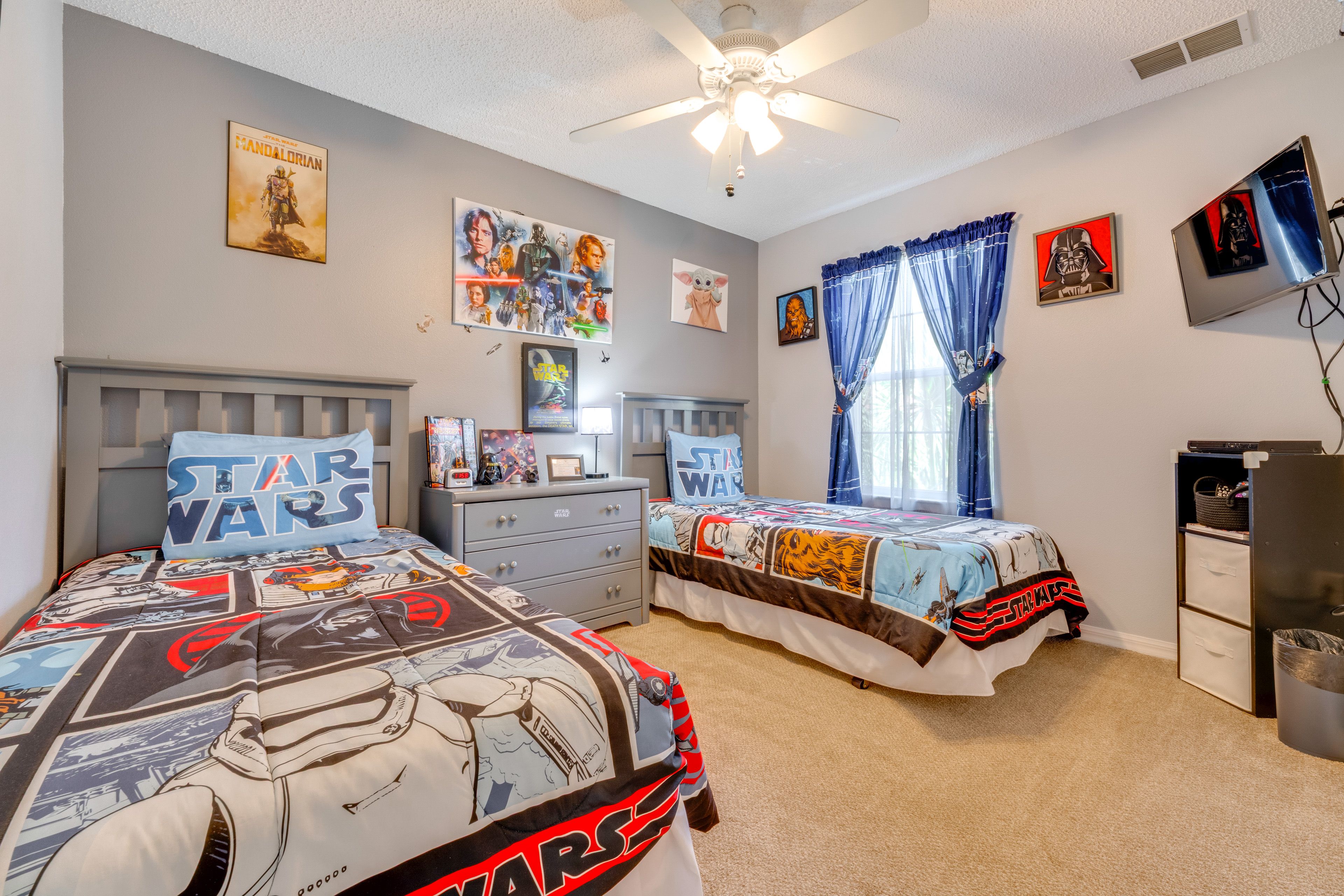 Bedroom 3 | 2nd Floor | 2 Twin Beds | Smart TV