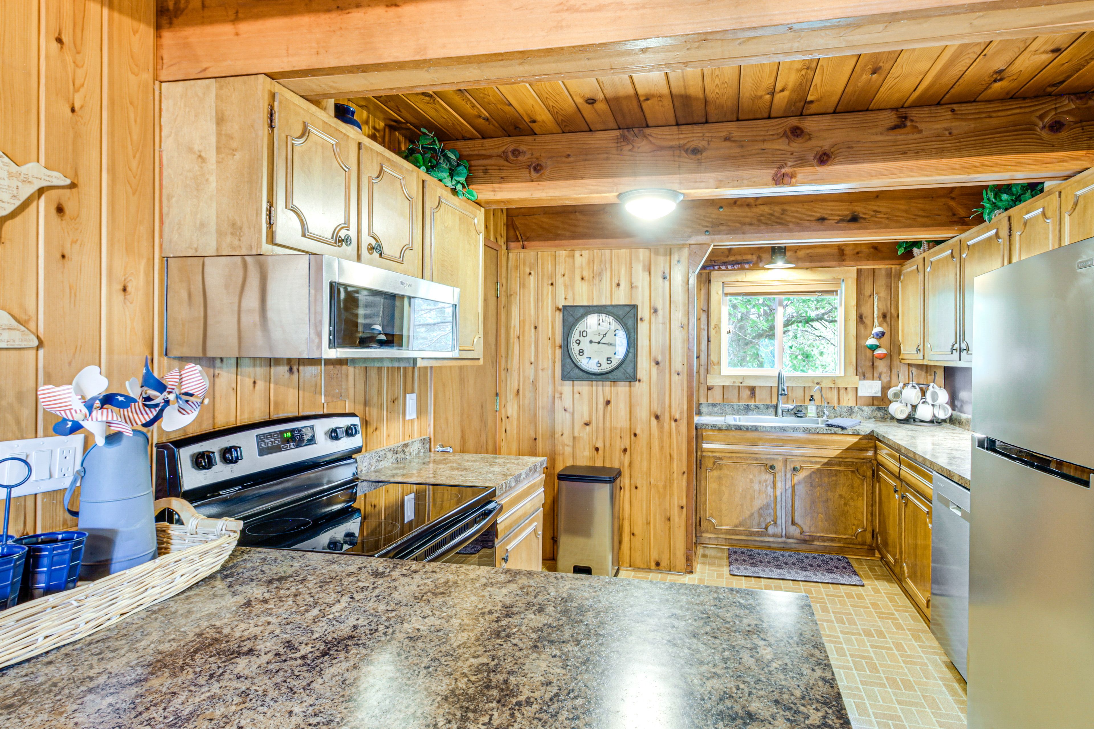 Kitchen | Dishwasher | Main Level