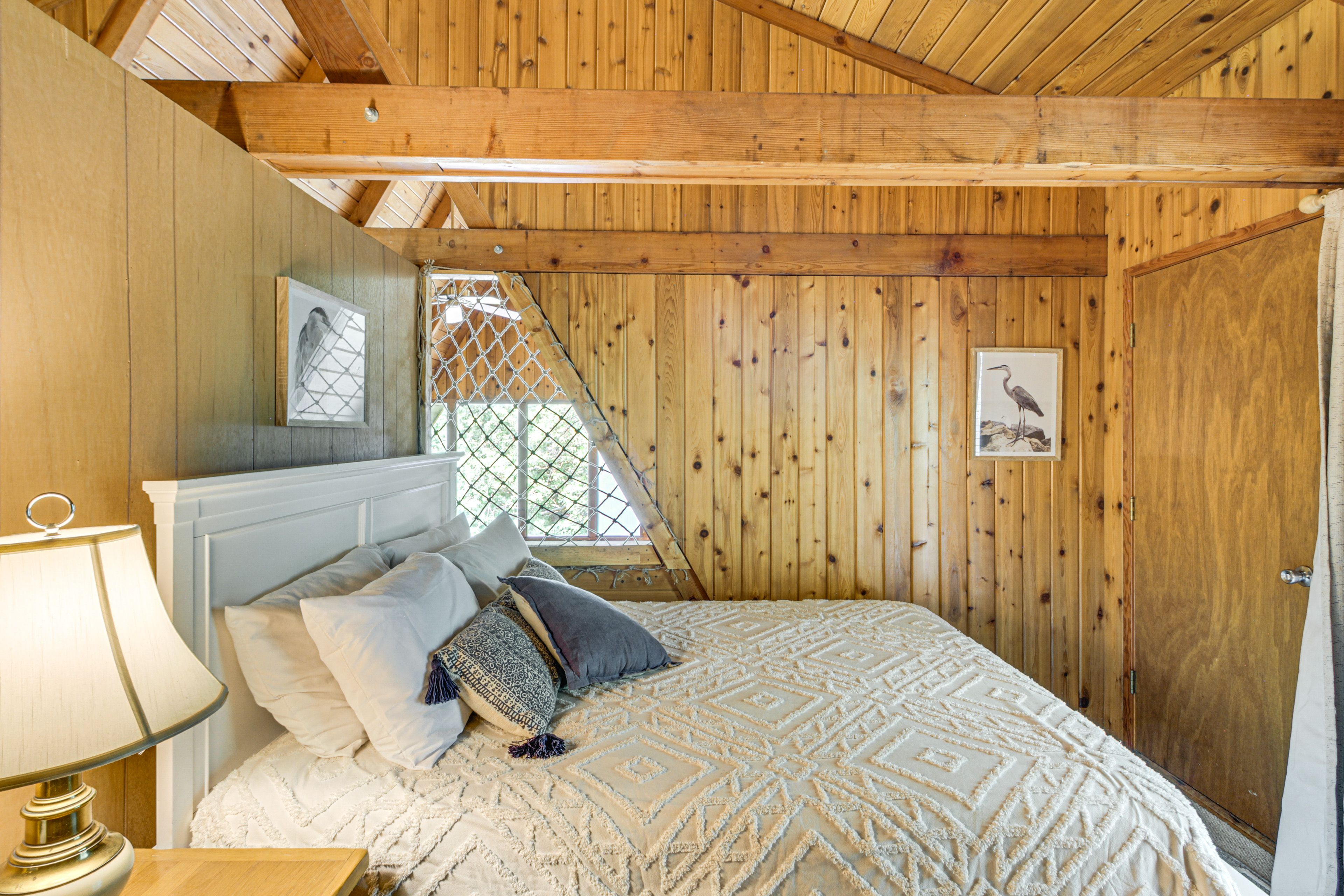 Bedroom 3 | Queen Bed | Upper Level