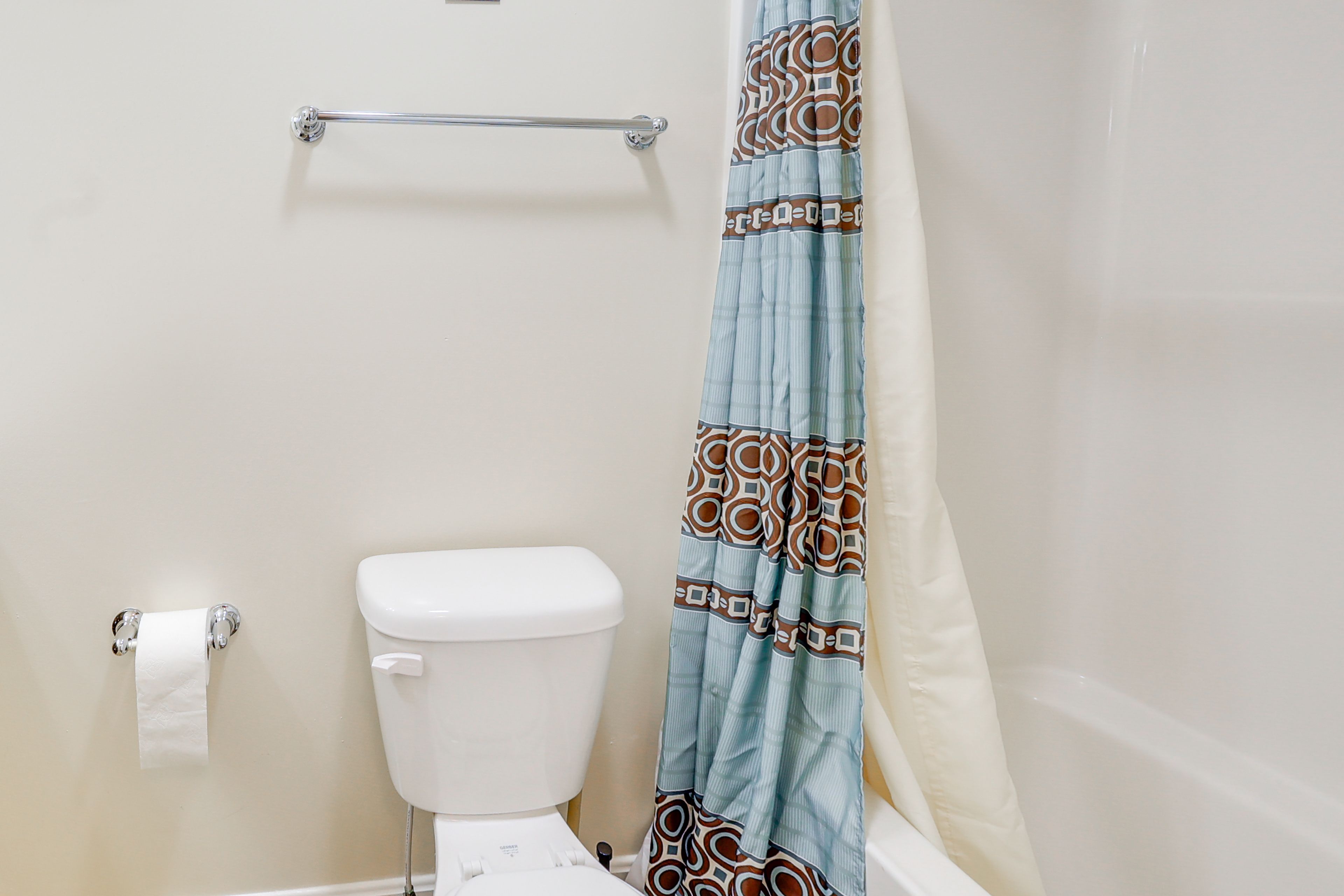 Full Bath | Upper Level