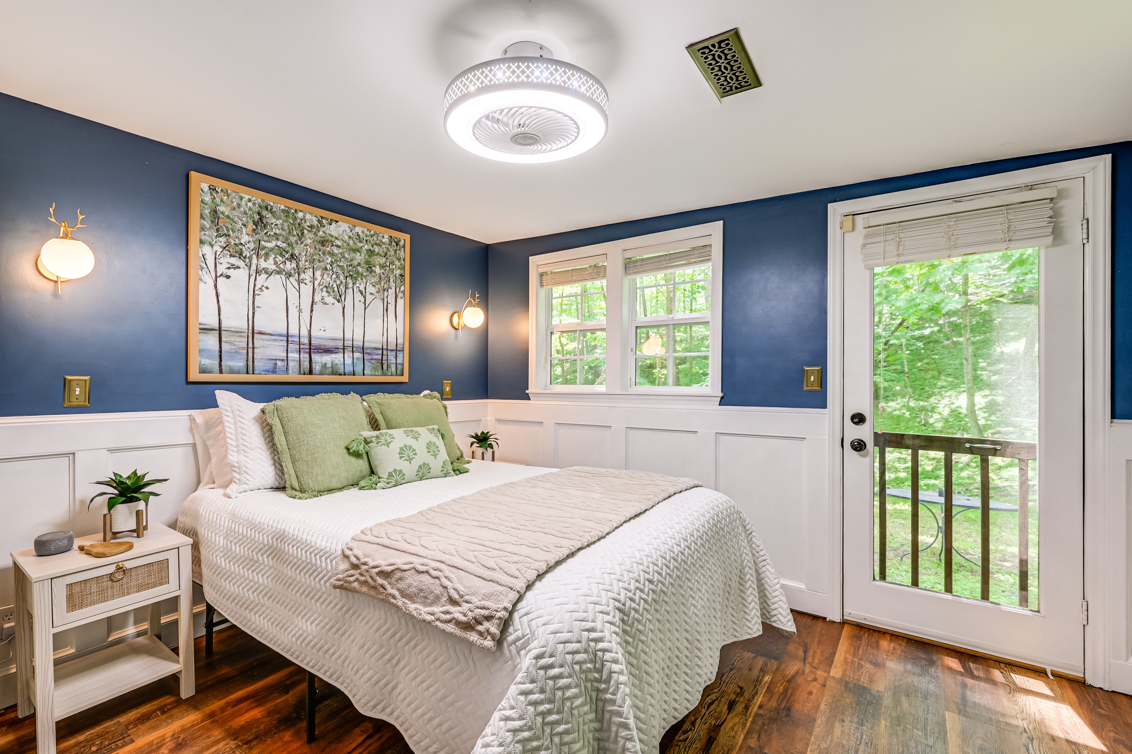 Bedroom 1 | Queen Bed | Linens Provided