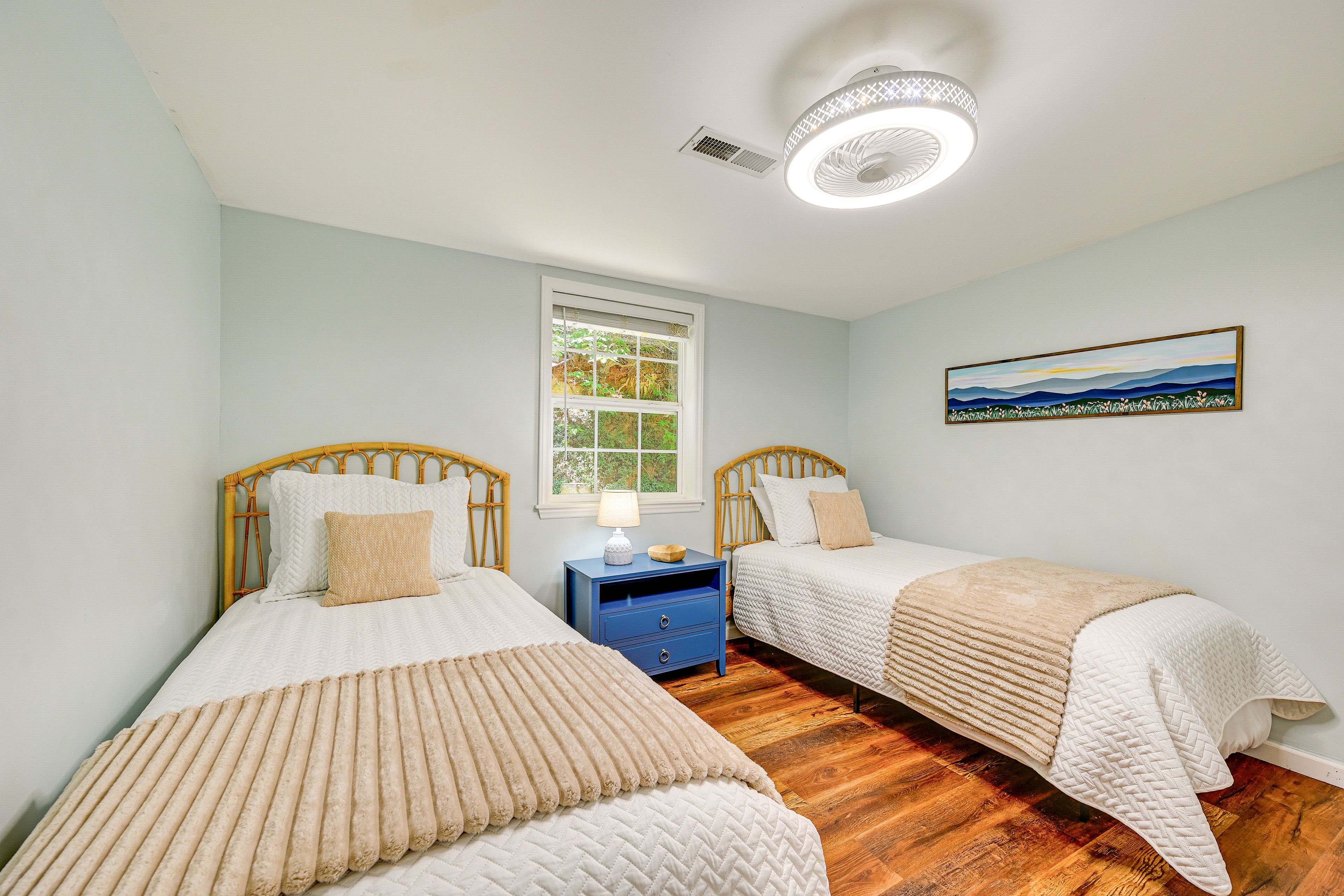 Bedroom 2 | 2 Twin Beds