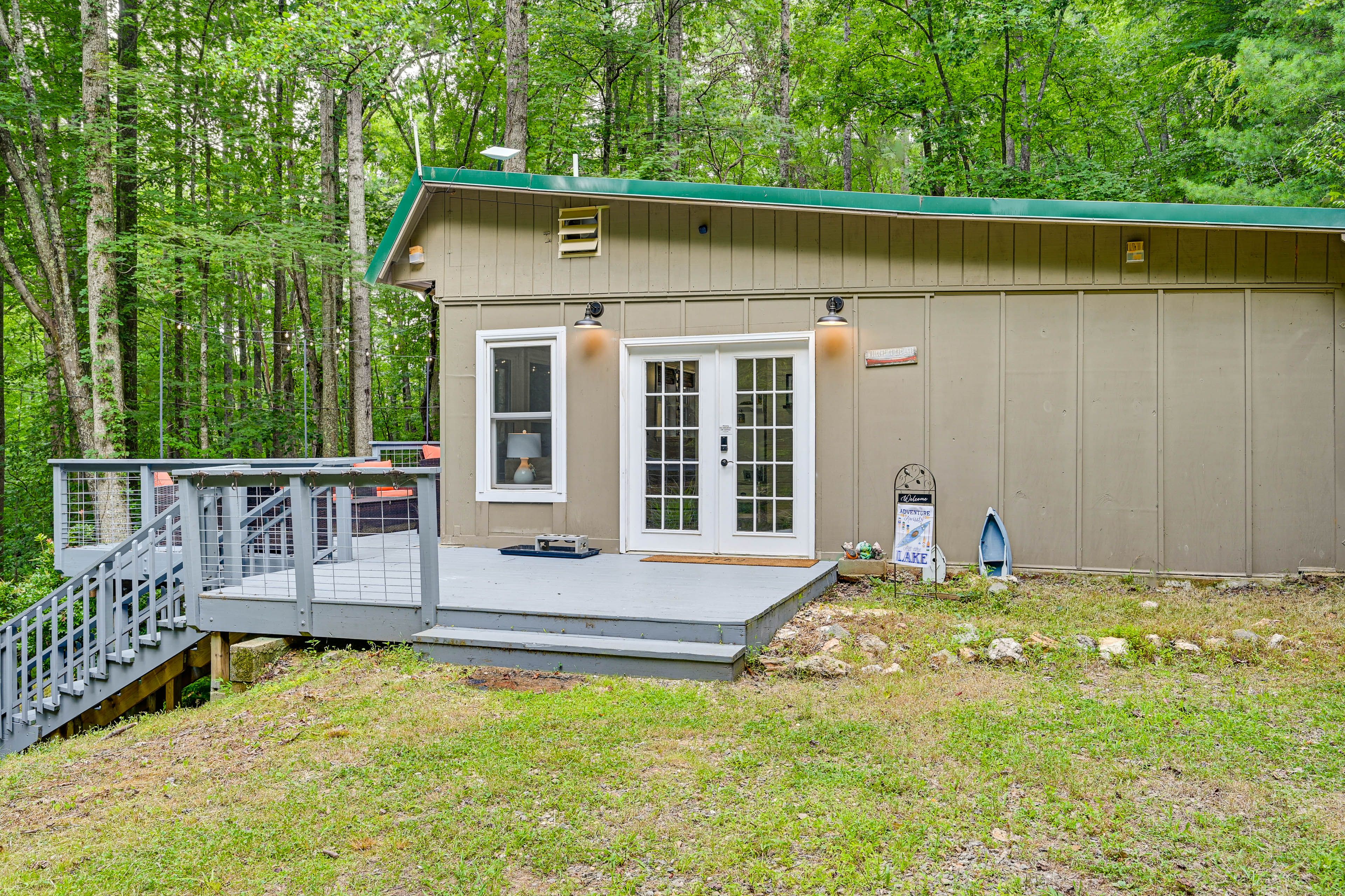 Property Exterior | Single-Story Cabin