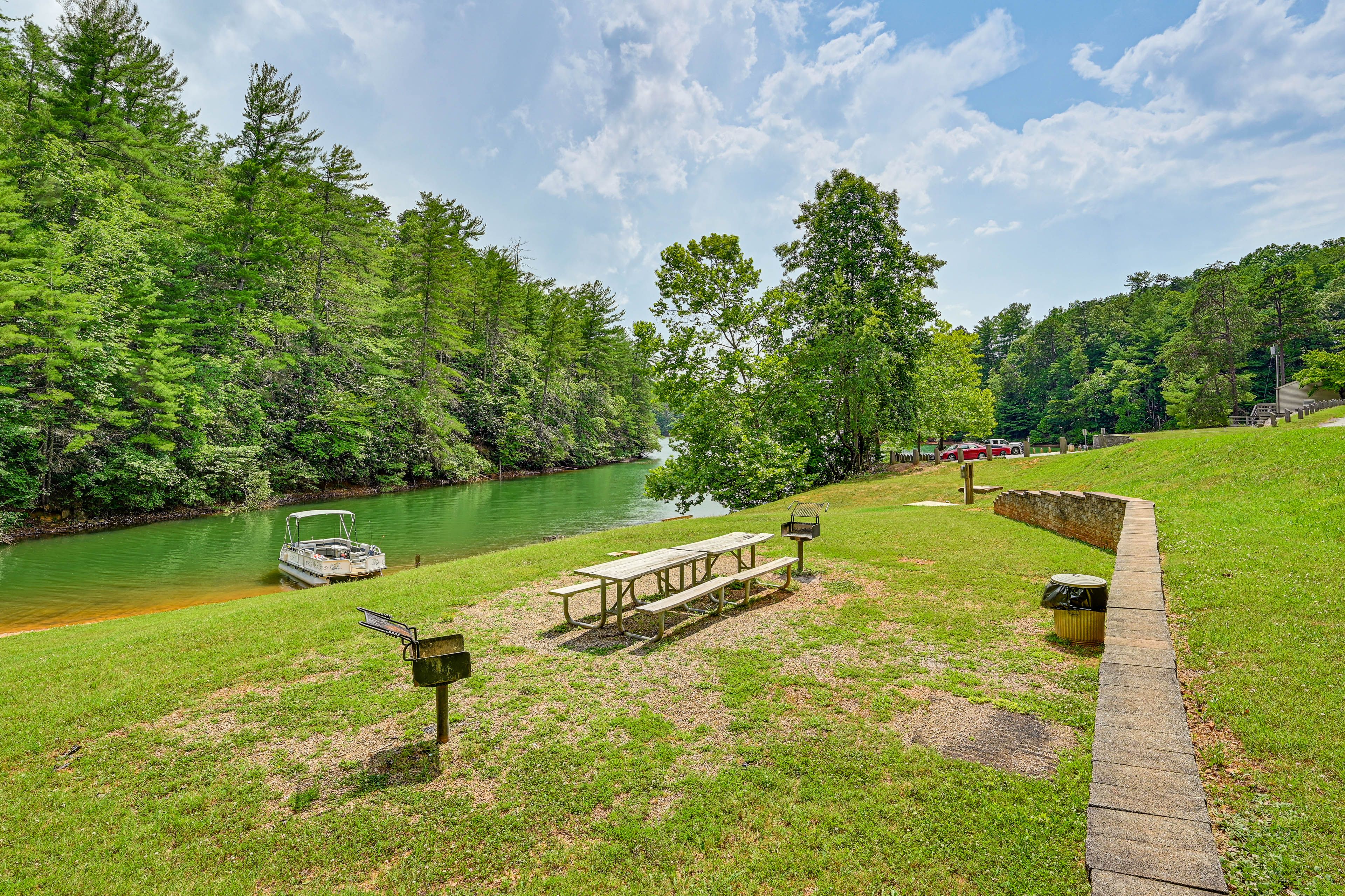 Salthouse Branch Campground on Philpott Lake | Community Amenities