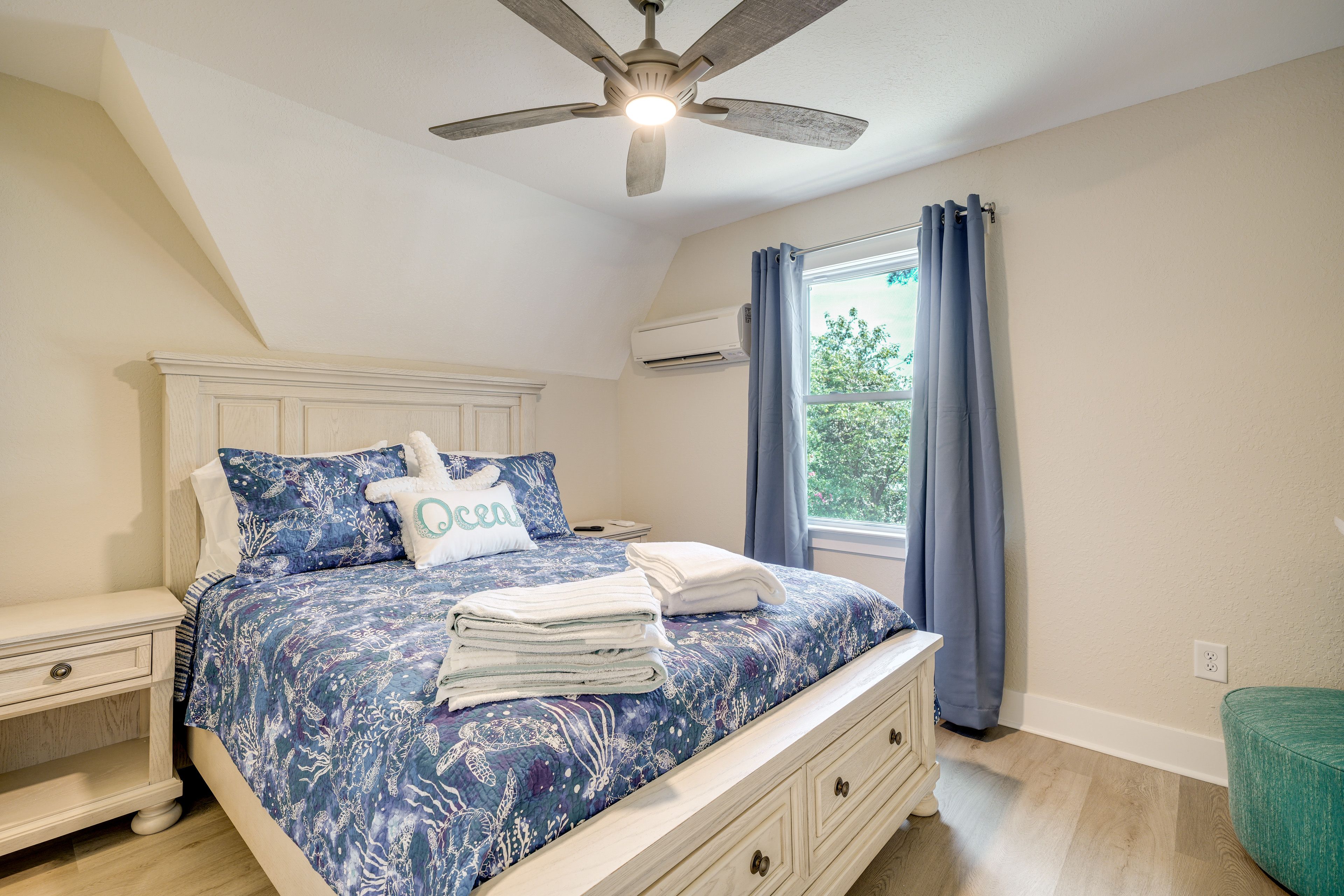 Bedroom 2 | King Bed | Main Level