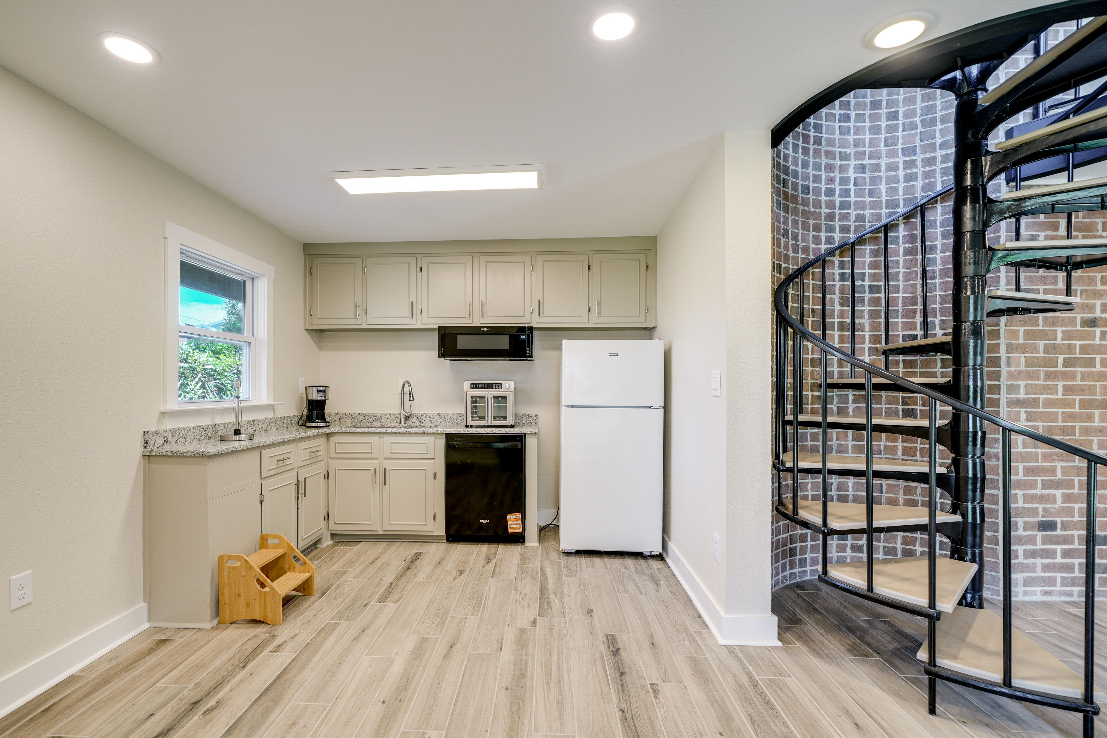 Kitchenette | Ground Level