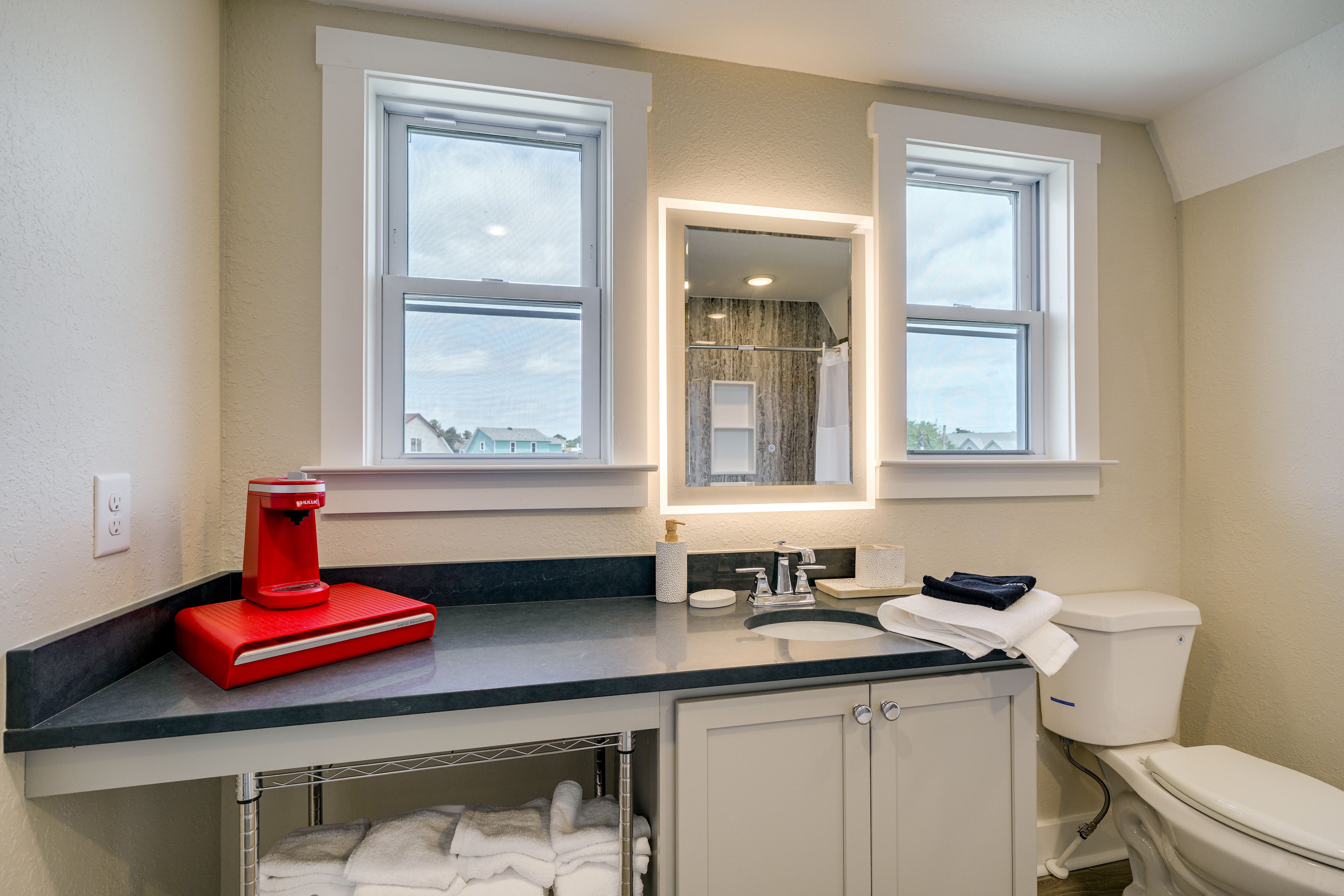 Full Bath | Upper Level